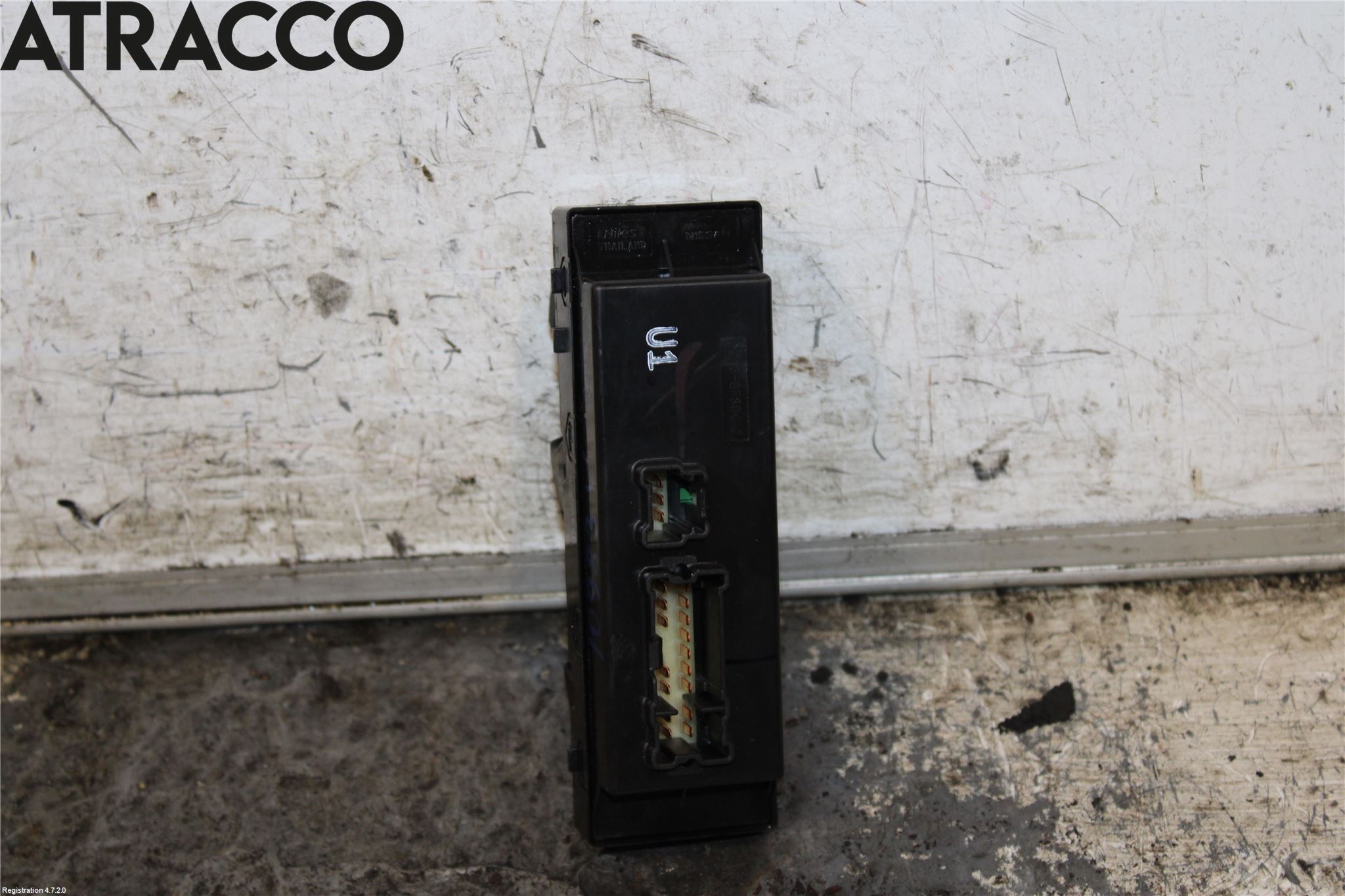 Nissan NAVARA, TREK-1 17-21 Bryter Vindusheis