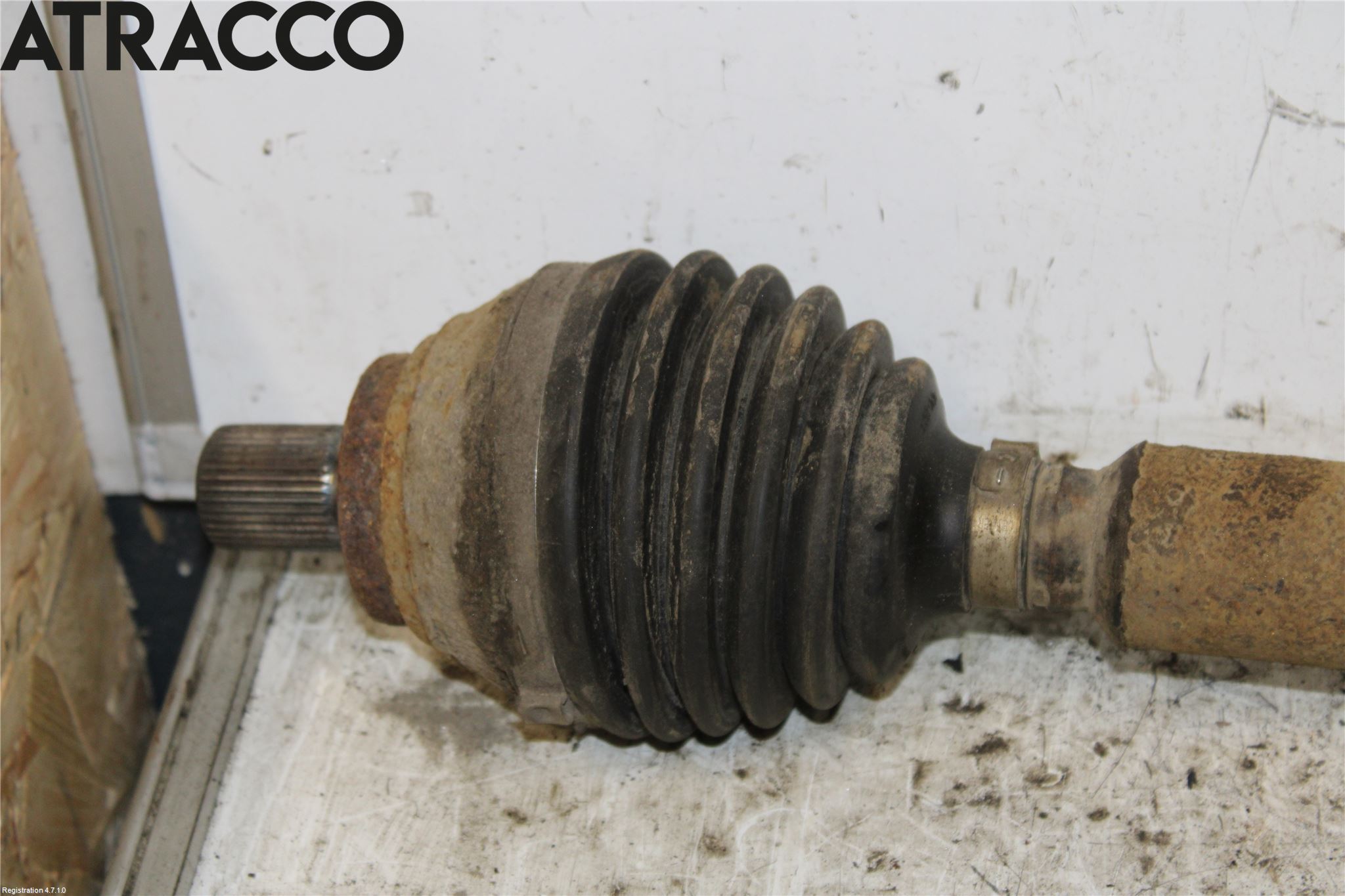 Volkswagen VW TOURAN 10-15 Drivaksel Foran Kompl Høyre