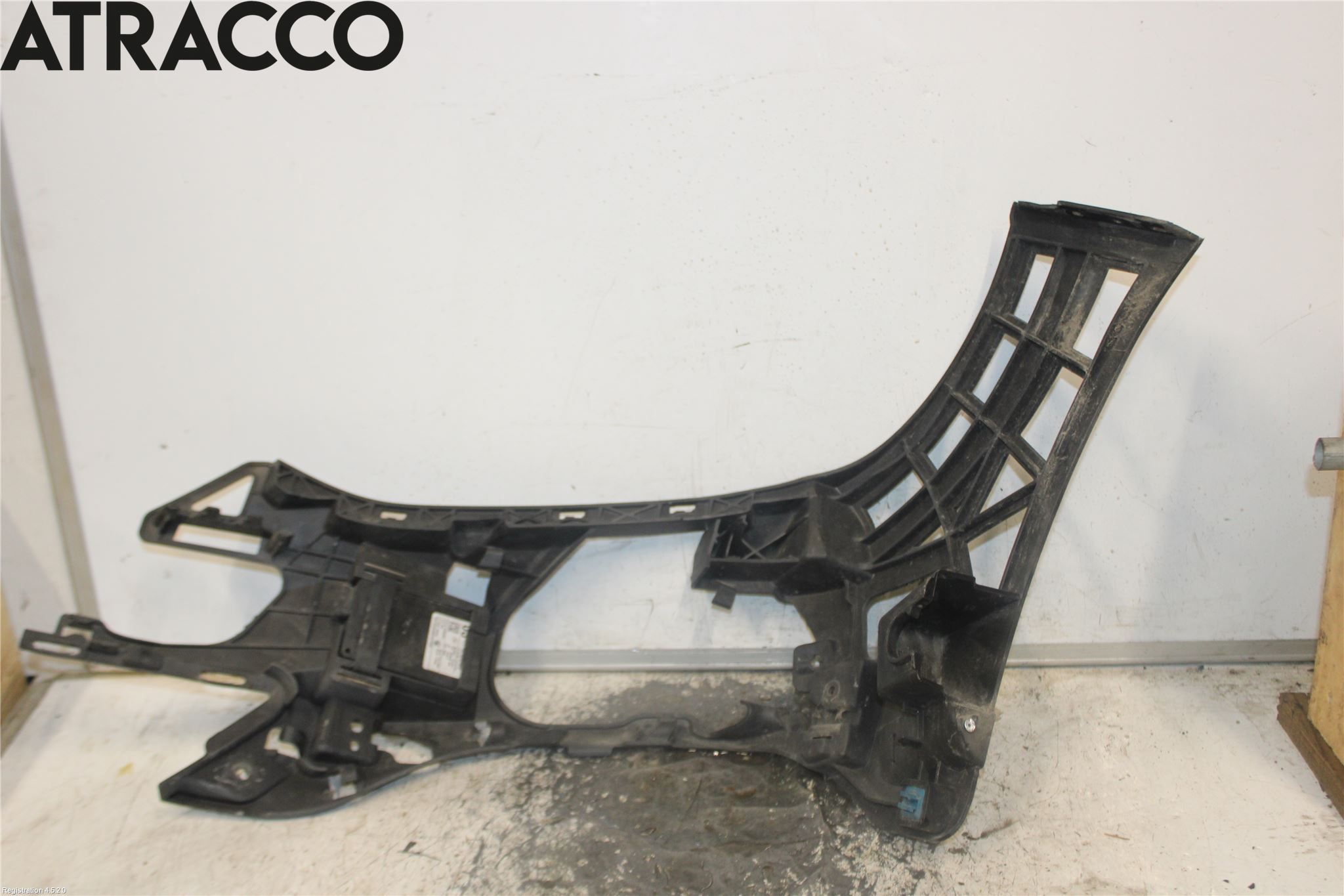 Mercedes-Benz MB E-KLASS (W212) 09-16 Frontlykt Hus