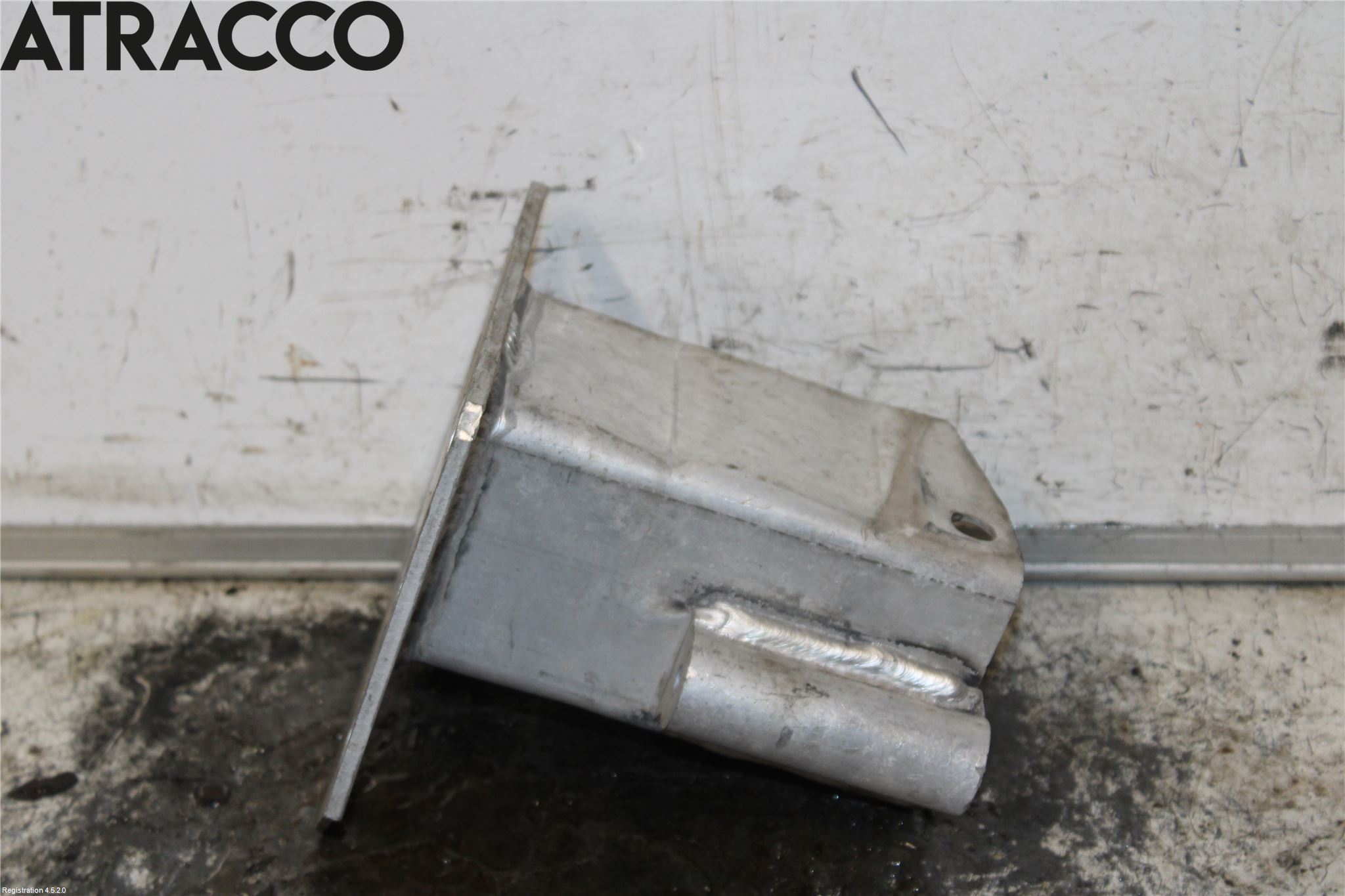 Peugeot 308 08-13 Støtfanger Foran Feste