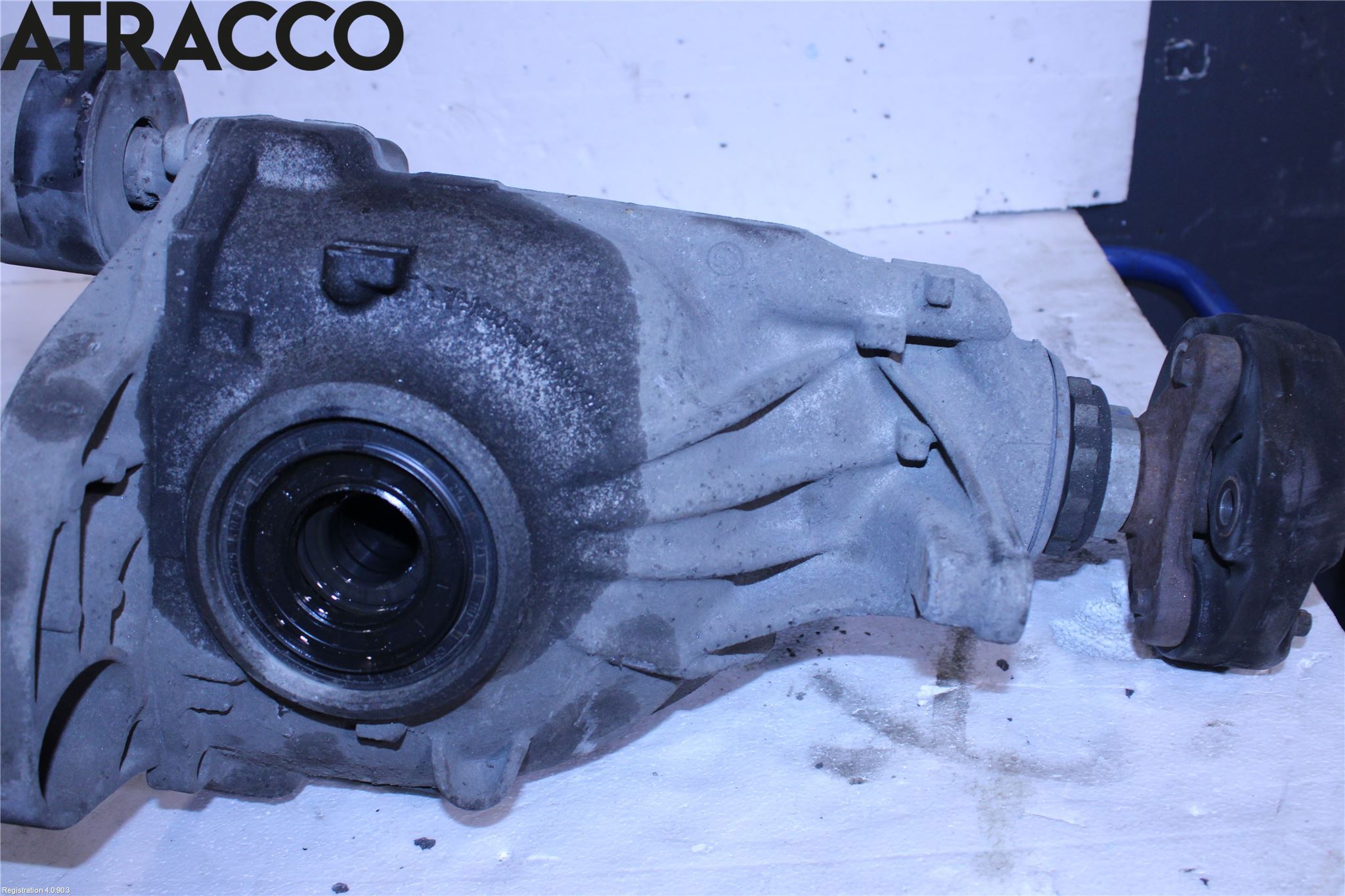 BMW 5 F10/F11/F18 09-17 Bakaksel Kardang Bak -Diff