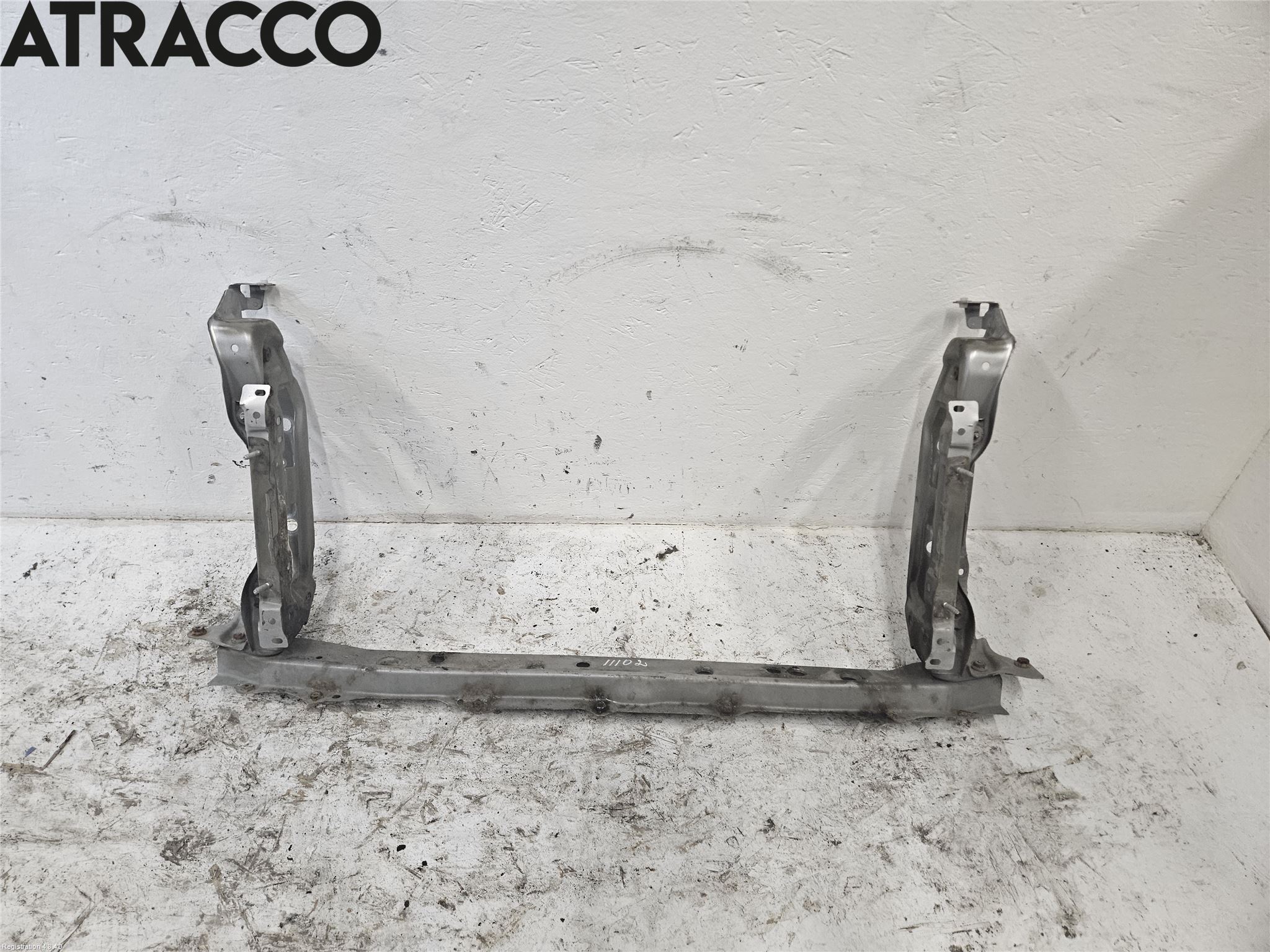 Toyota YARIS XP130 12-14 Radiator Feste - Ramme - Bjelk