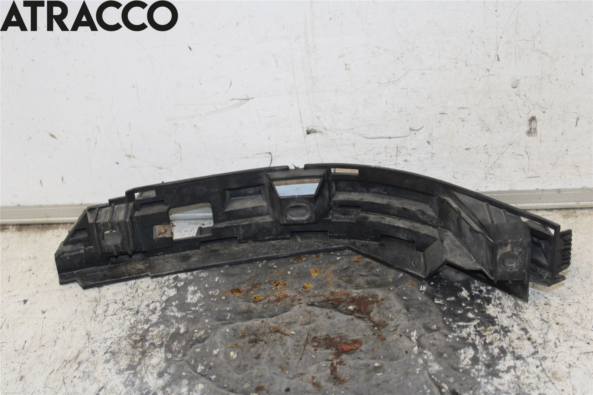 BMW 7 E65/66    00-08 Støtfangerfeste Bak Venstre