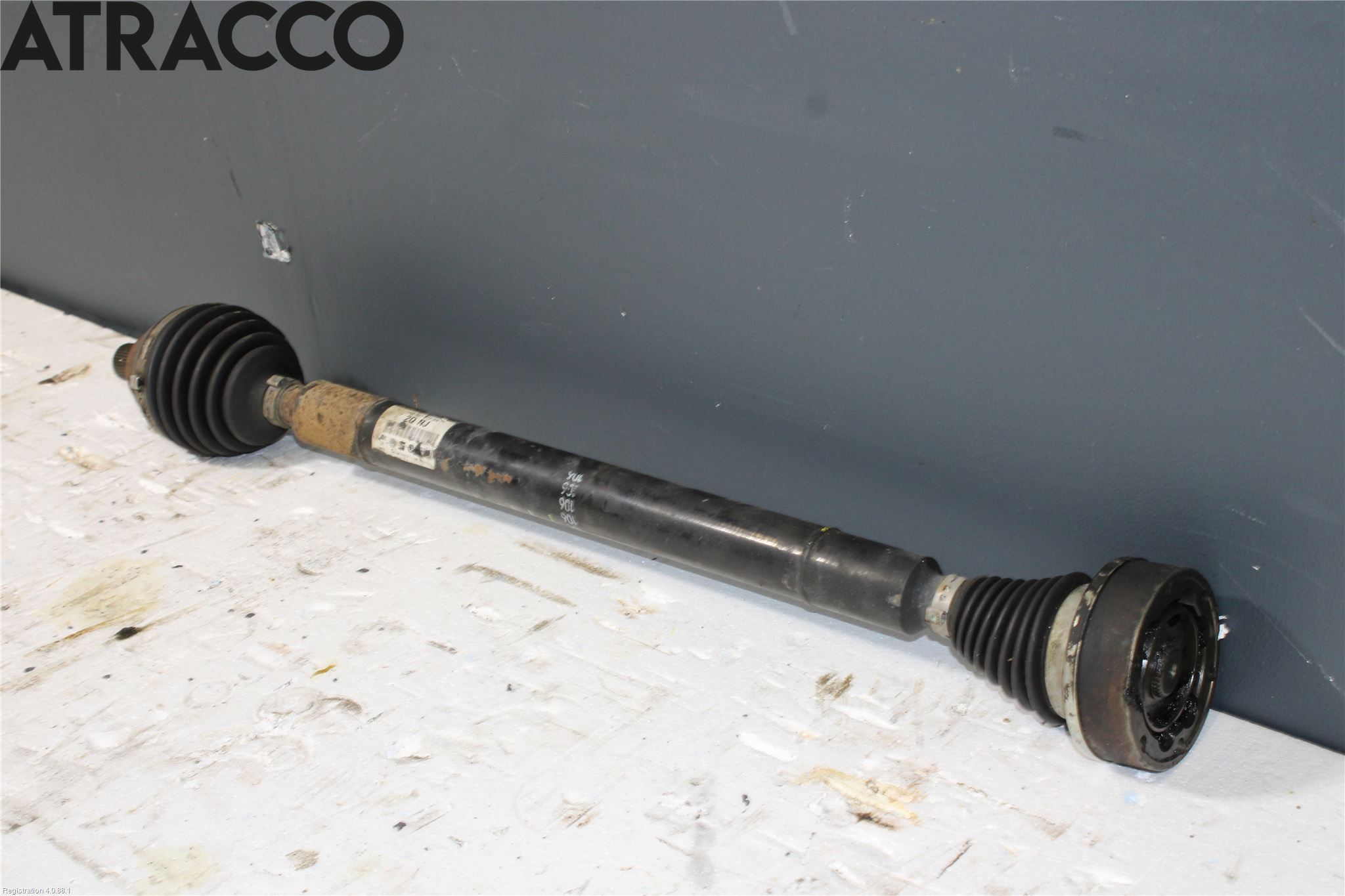 Volkswagen VW PASSAT 11-14 Drivaksel Foran Kompl Høyre