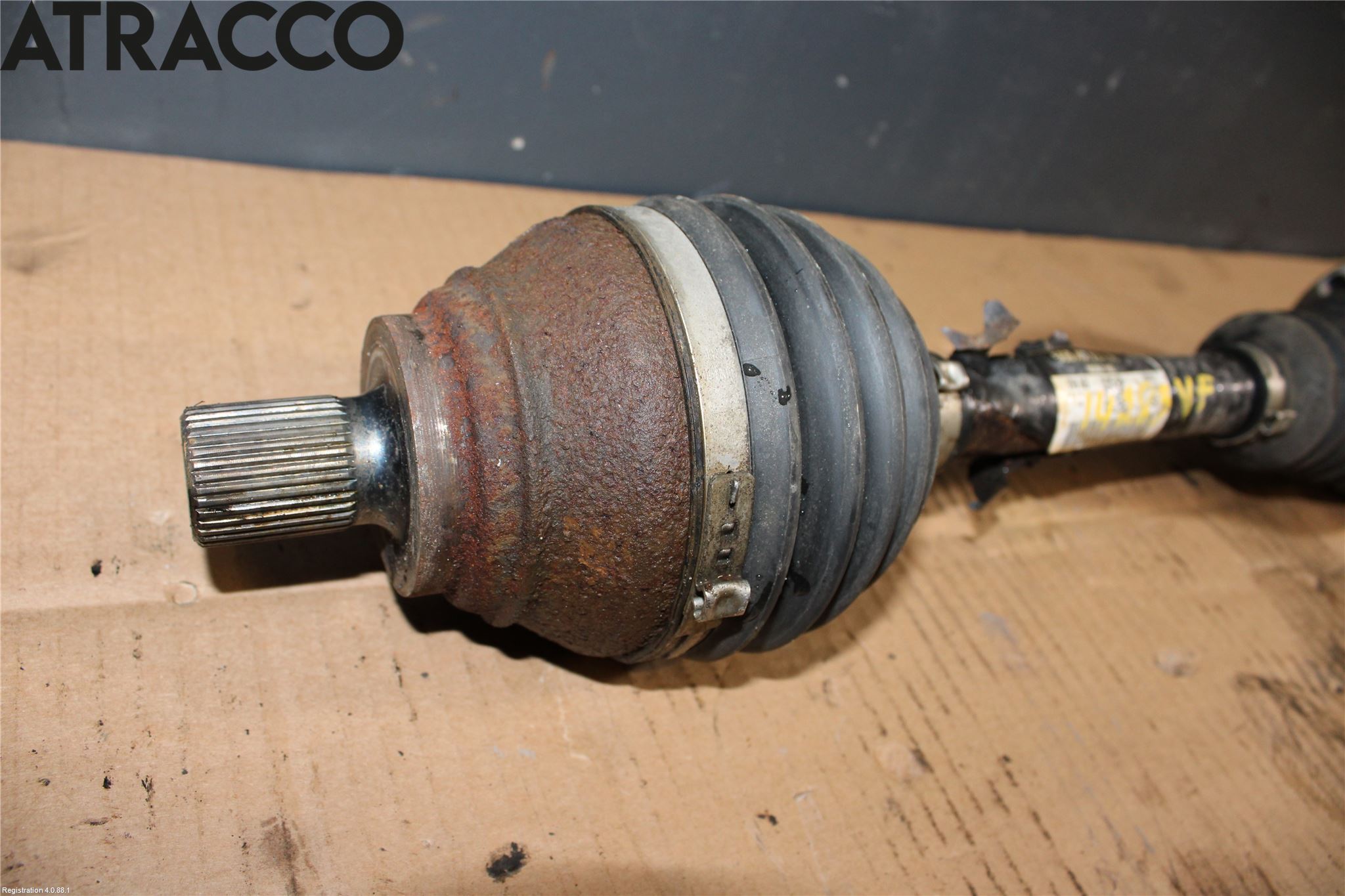 Skoda ROOMSTER Drivaksel Foran Kompl Venstre