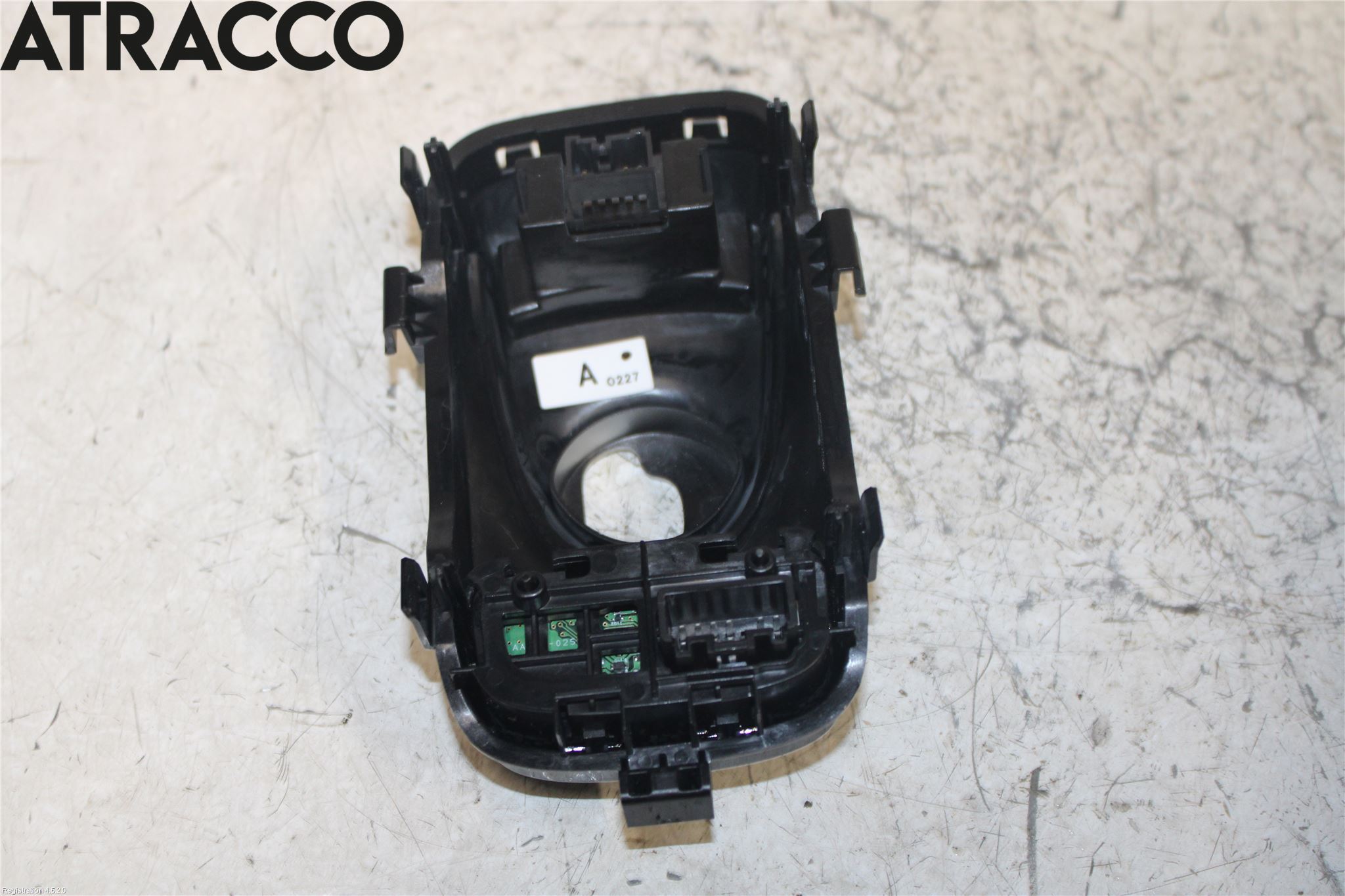 Mitsubishi OUTLANDER 13-21 Inredning Sarg Växelspak