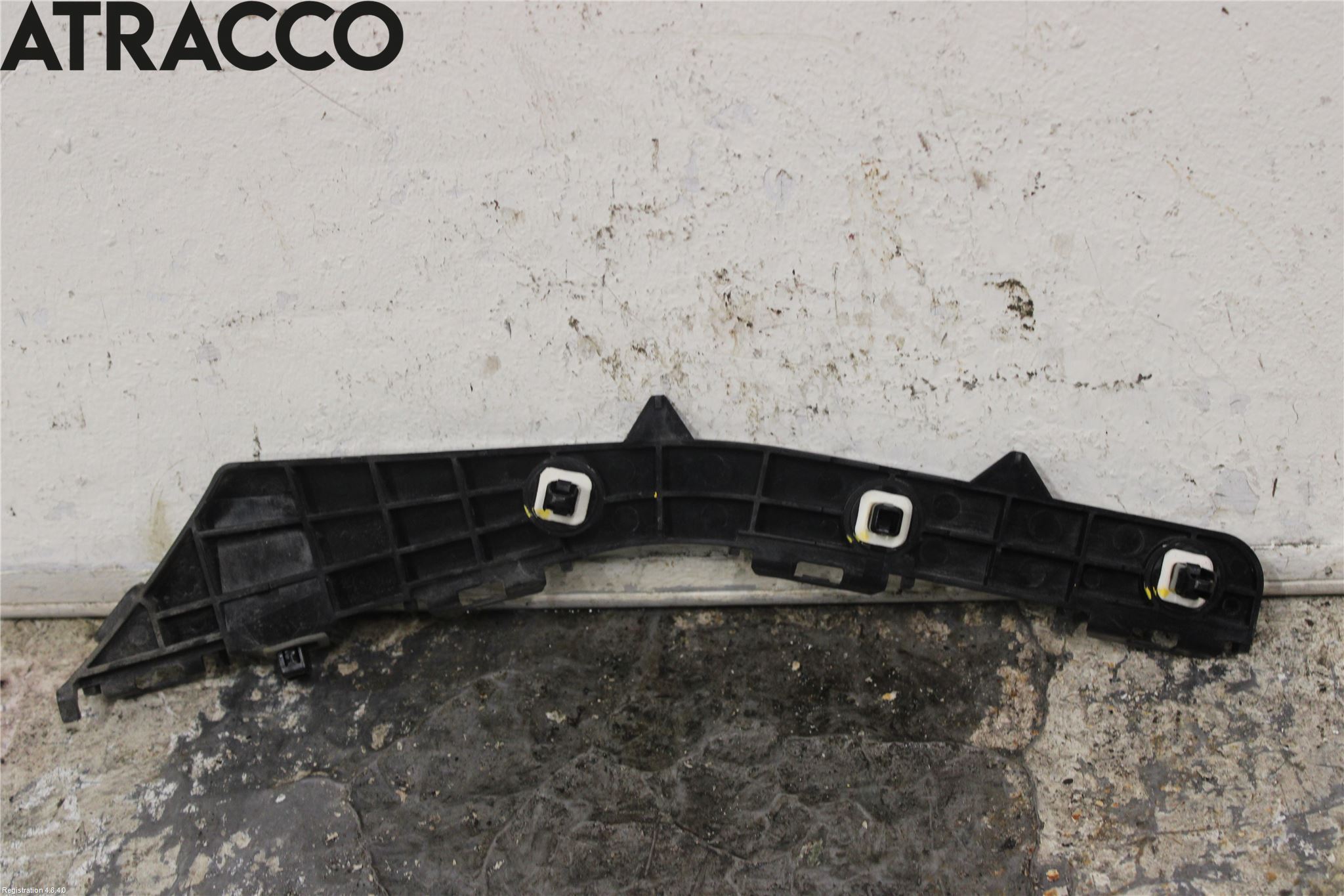 Toyota AVENSIS 16-18 Støtfangerfeste Bak Venstre