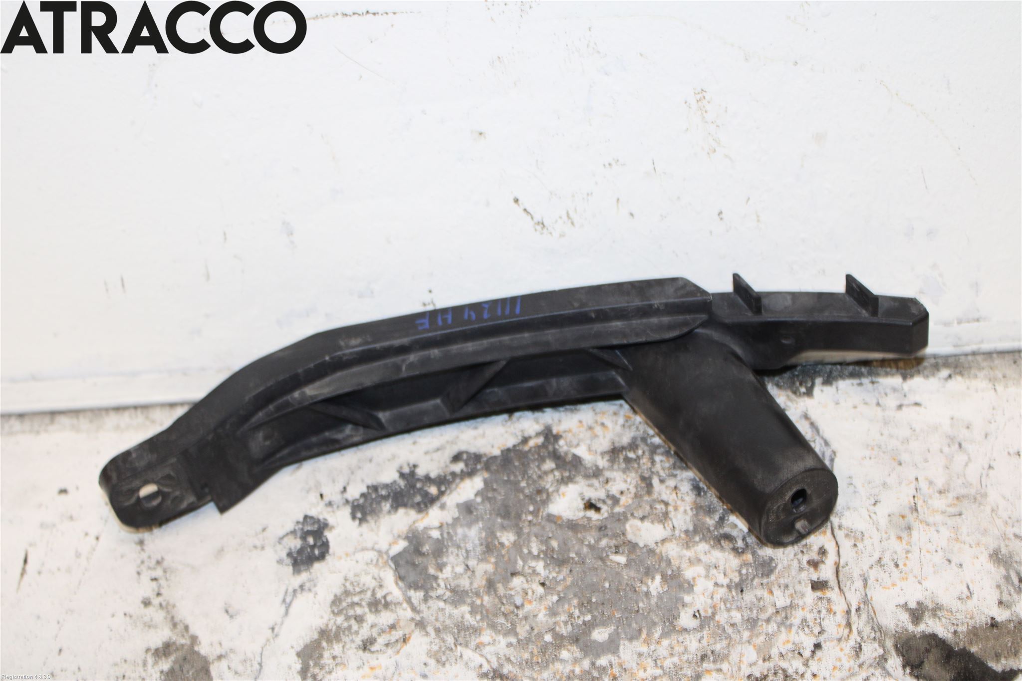 Volkswagen VW GOLF V 04-09 Støtfangerfeste Foran Høyre