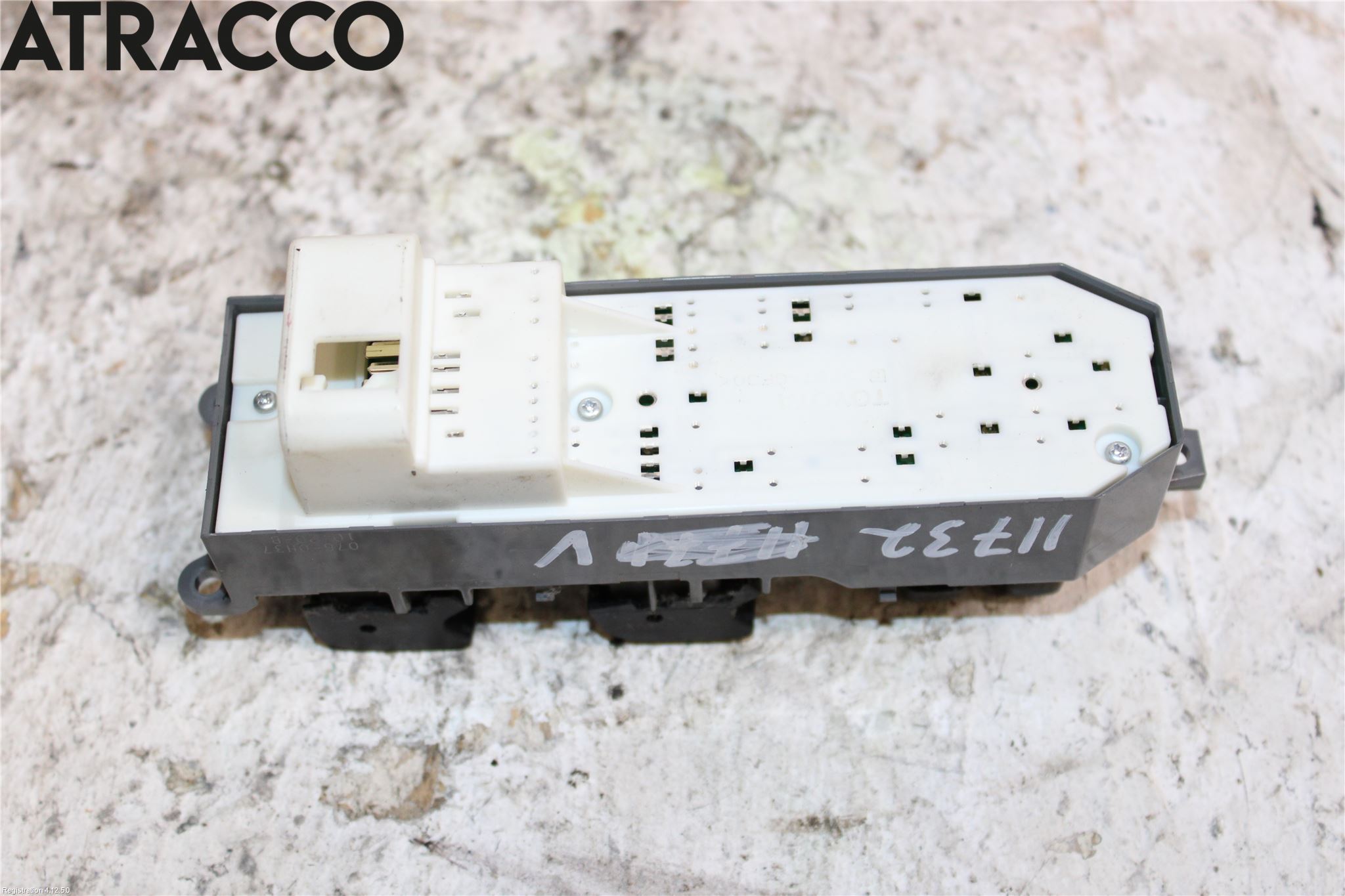 Toyota RAV4 13-18 Bryter Vindusheis