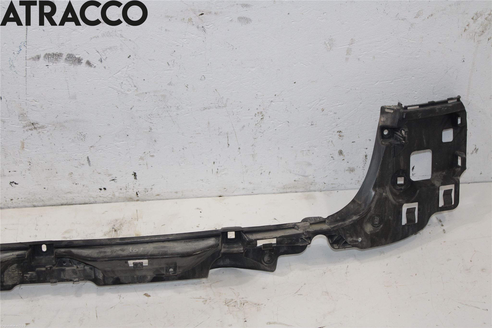 BMW 5 F10/F11/F18 09-17 Støtfanger Bak Midt Del