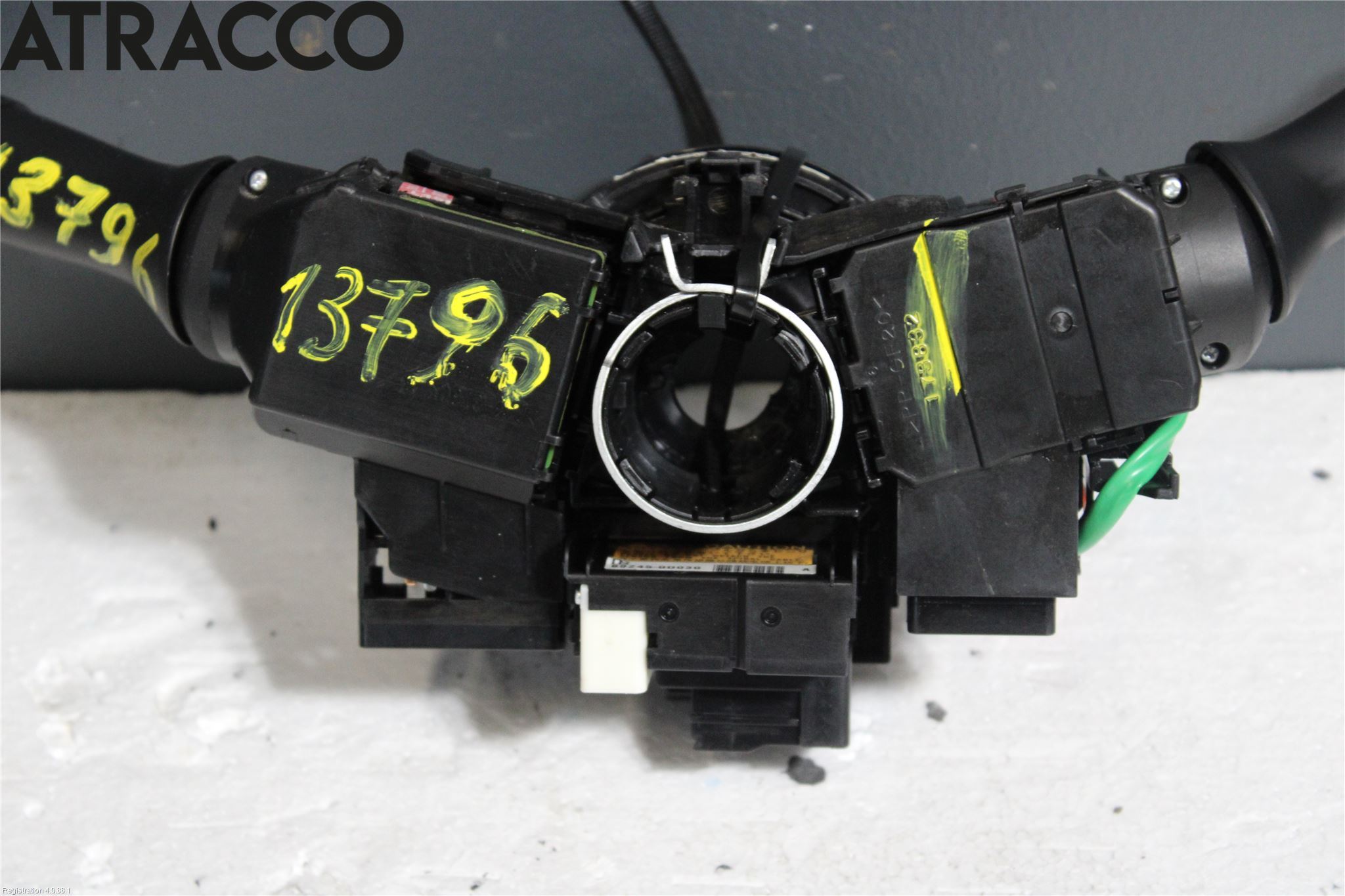 Toyota YARIS XP130 12-14 Bryter Ratt Kombi H Og V