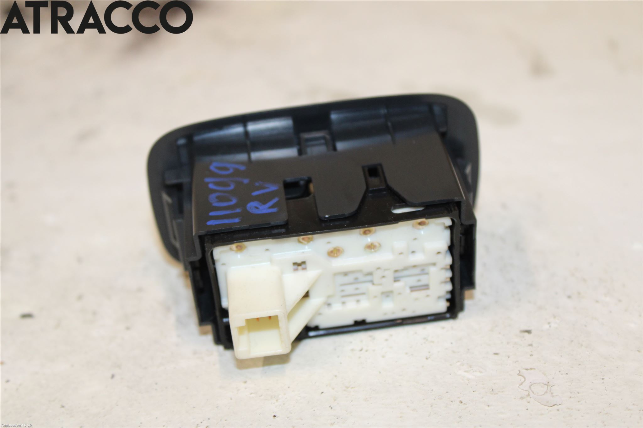 Toyota AURIS 10-12 Bryter Vindusheis