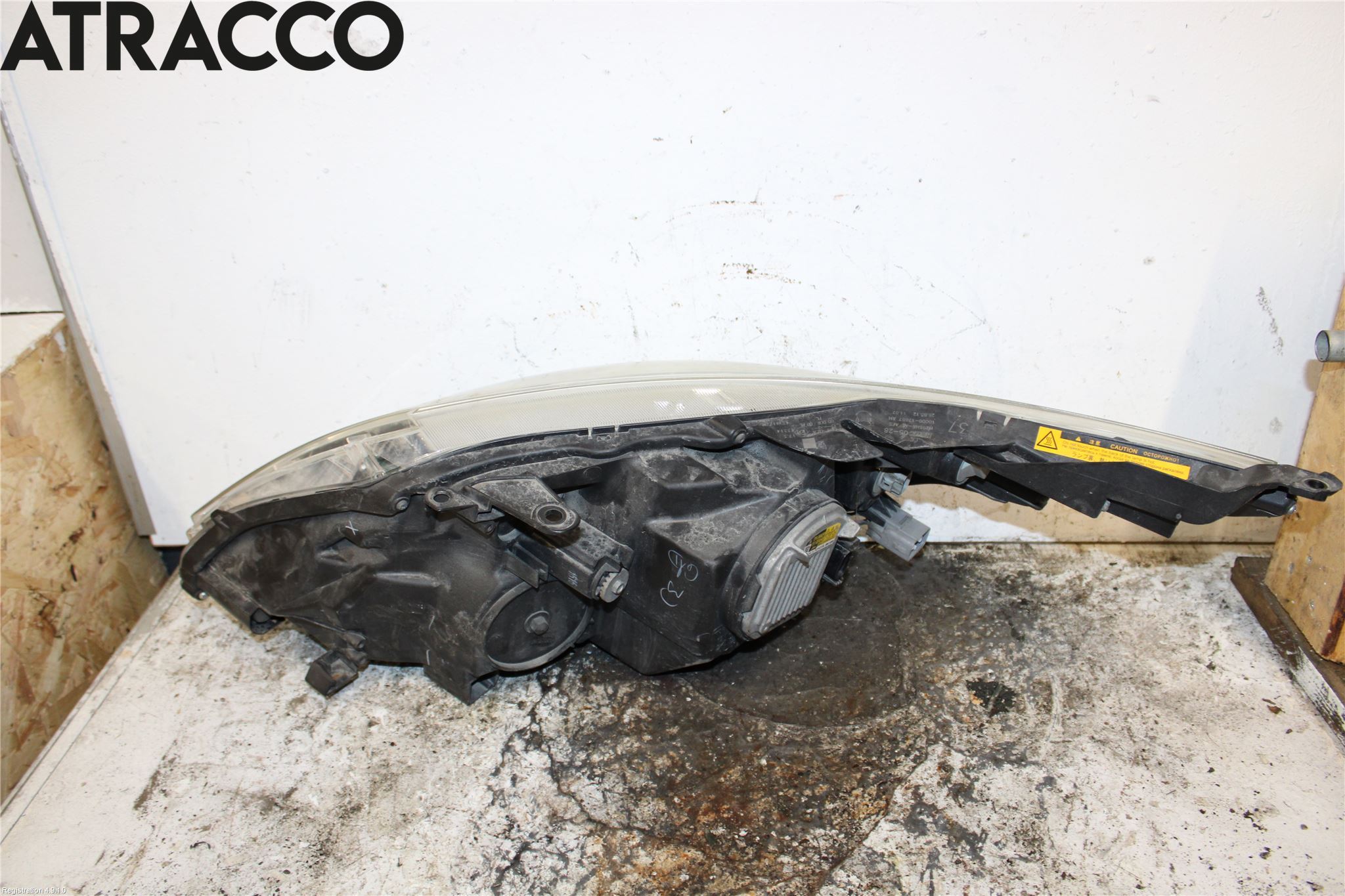 Toyota AVENSIS 09-15 Frontlykt Høyre