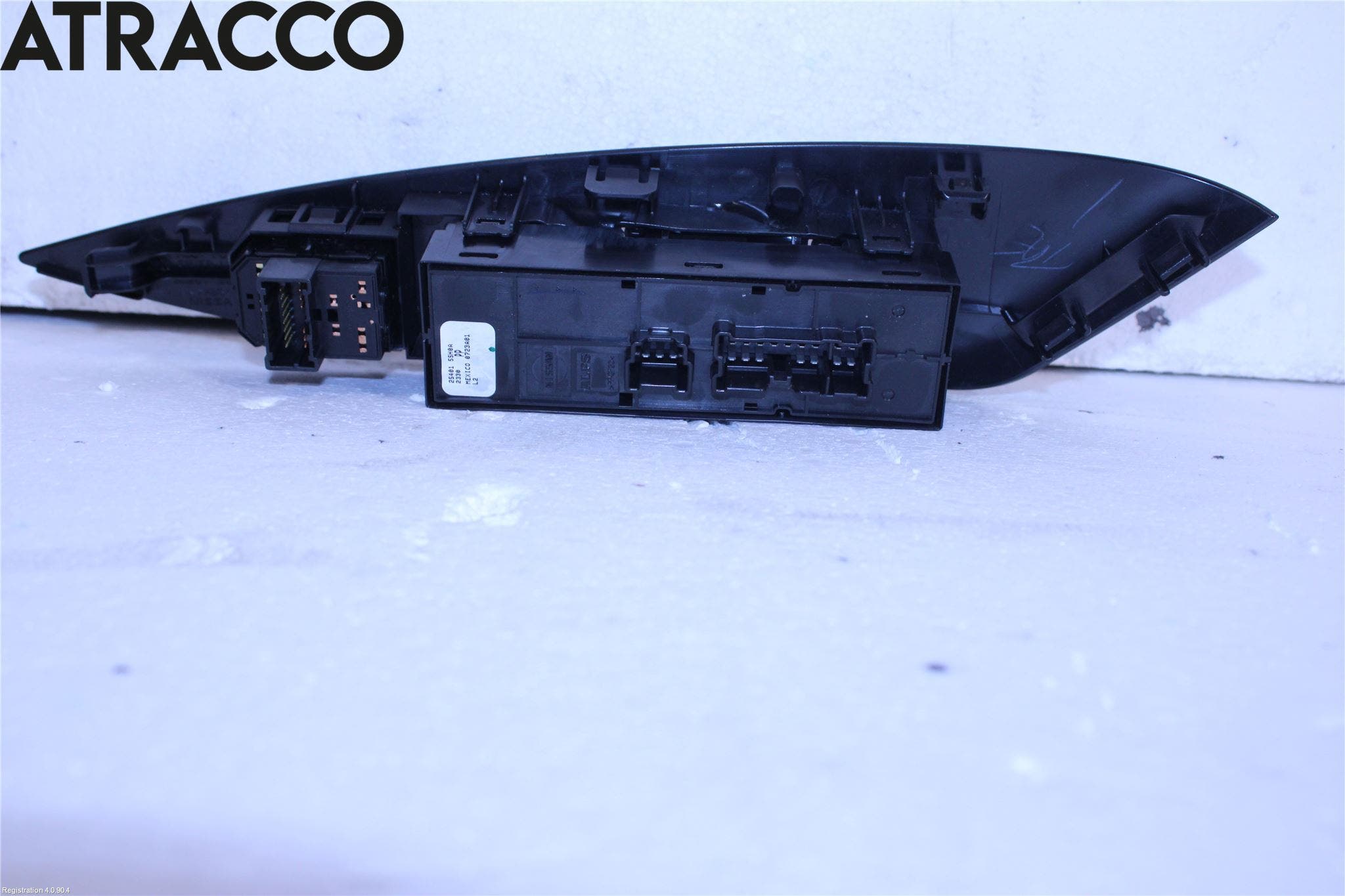 Nissan LEAF 18- Bryter Vindusheis