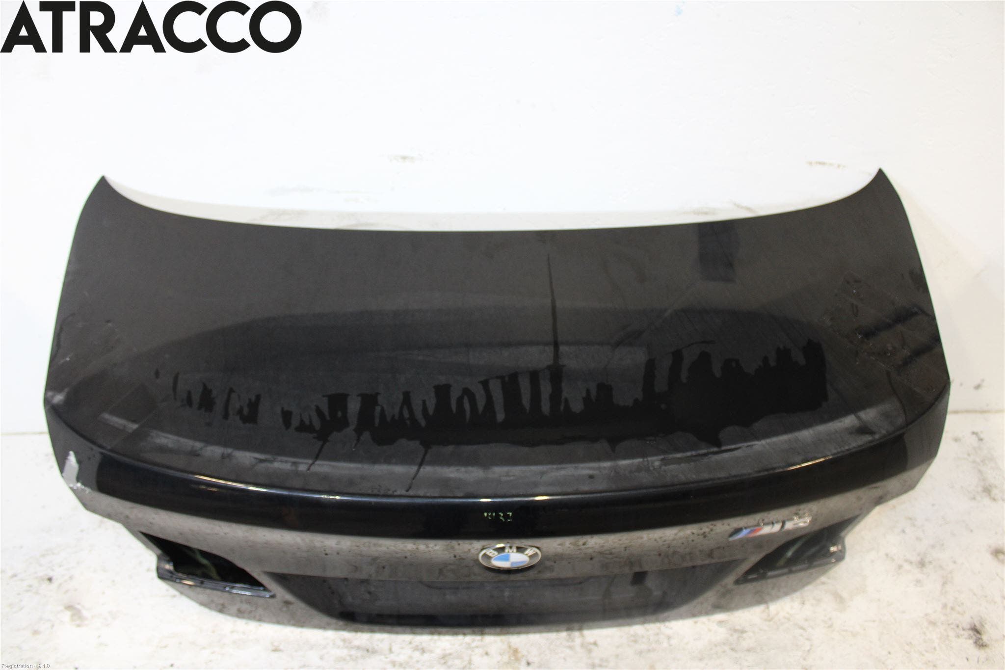 BMW 5 F10/F11/F18 09-17 Bakluke Koffertlokk