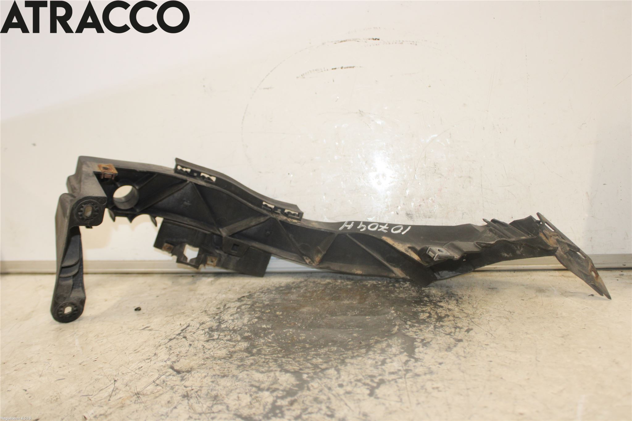 BMW 1 E87/81 5D/3D 03-11 Frontlykt Holder-Feste