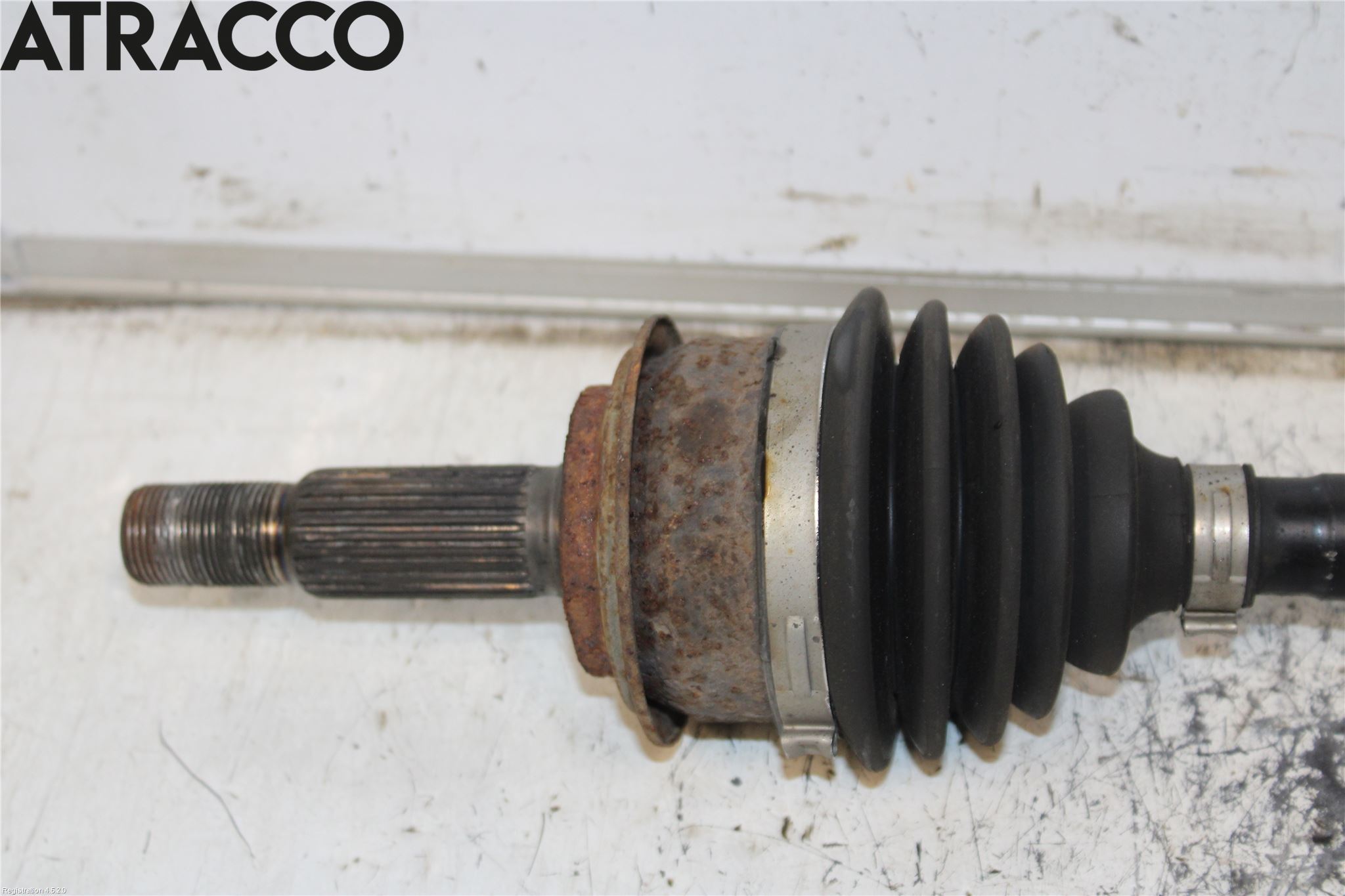 Toyota YARIS XP130 15-20 Drivaksel Foran Kompl Venstre