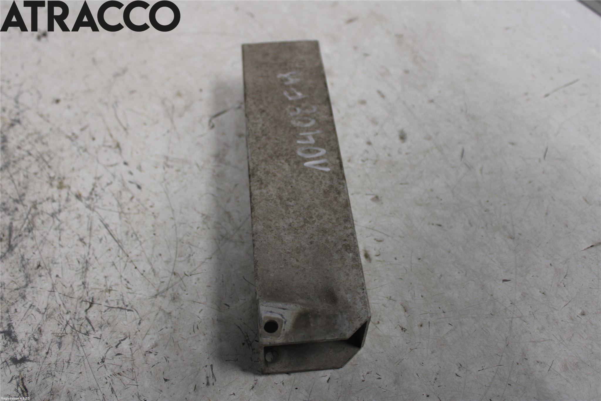 BMW 5 F10/F11/F18 09-17 Støtfanger Foran Feste