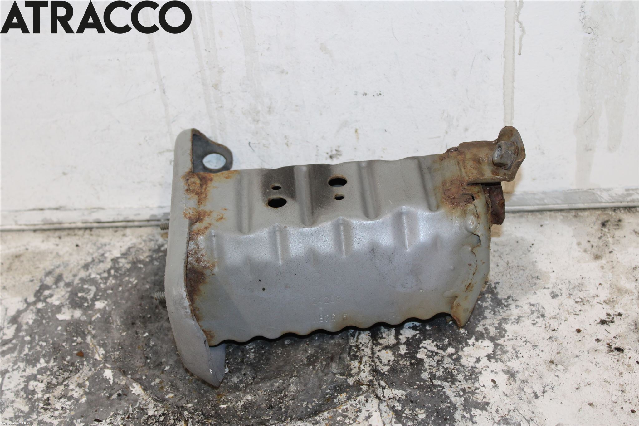 Toyota YARIS XP130 15-20 Støtfanger Foran Feste