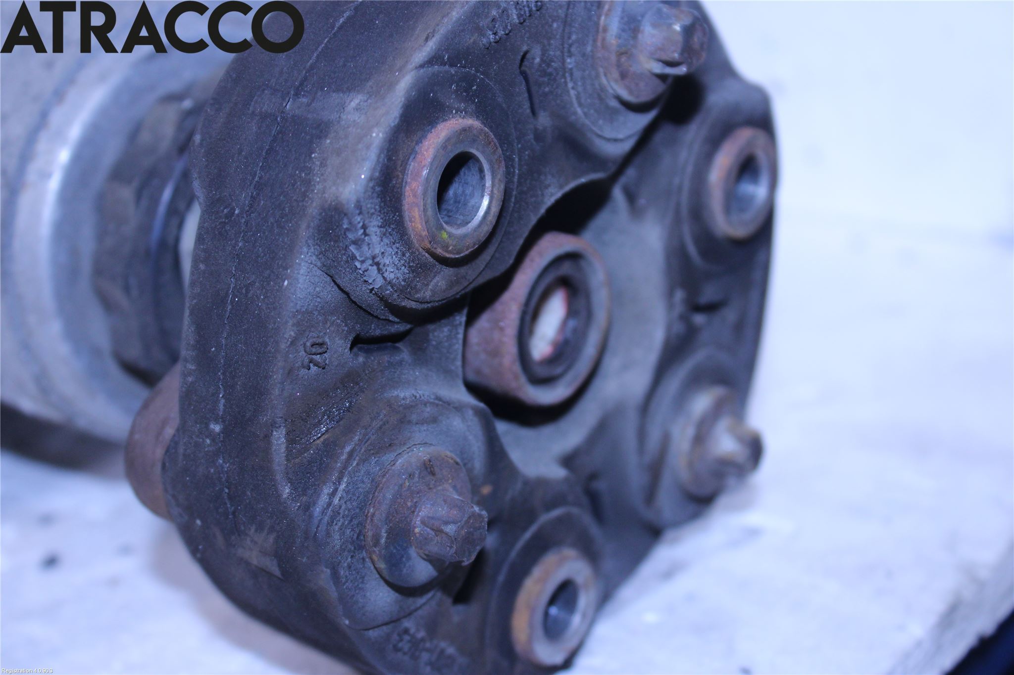 BMW 5 F10/F11/F18 09-17 Bakaksel Kardang Bak -Diff