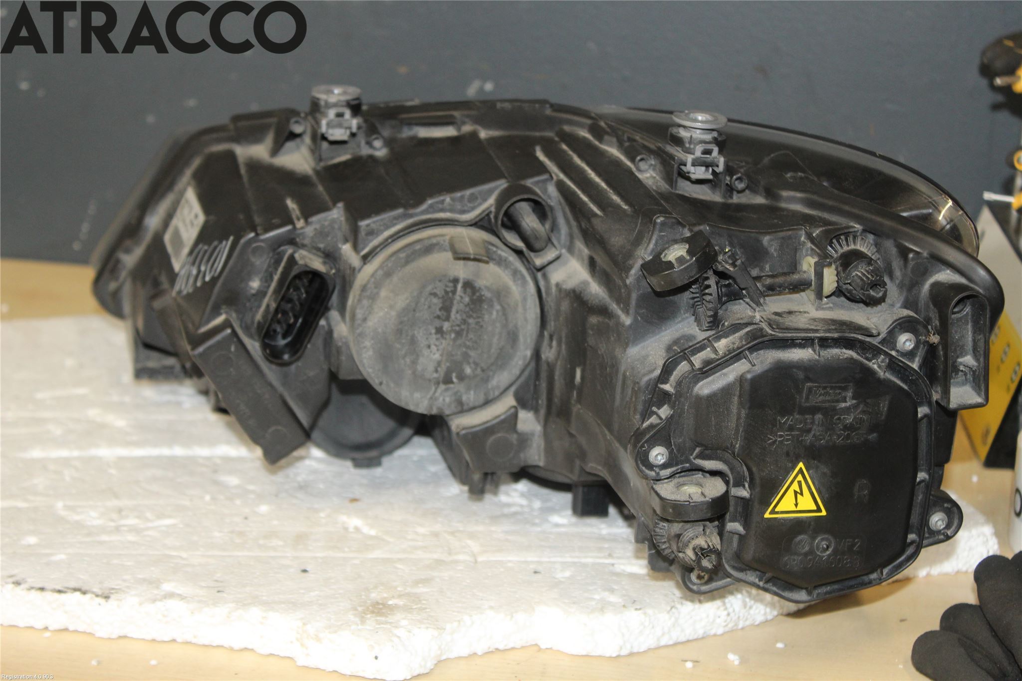 Volkswagen VW POLO 10-17 Frontlykt Høyre