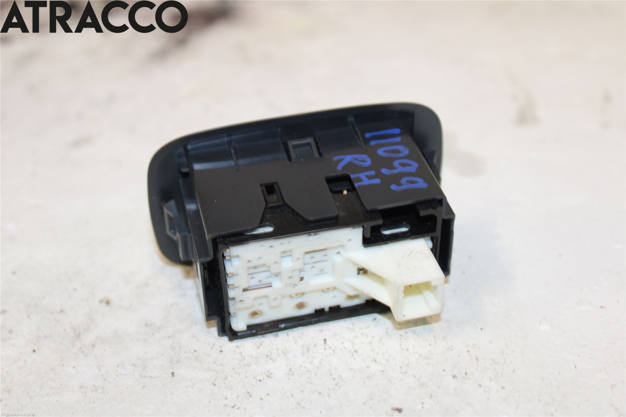 Toyota AURIS 10-12 Bryter Vindusheis