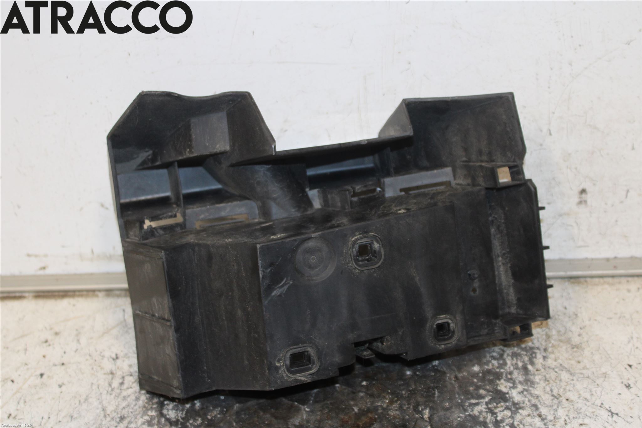 Volvo XC90 03-06 Støtfangerfeste Bak Høyre