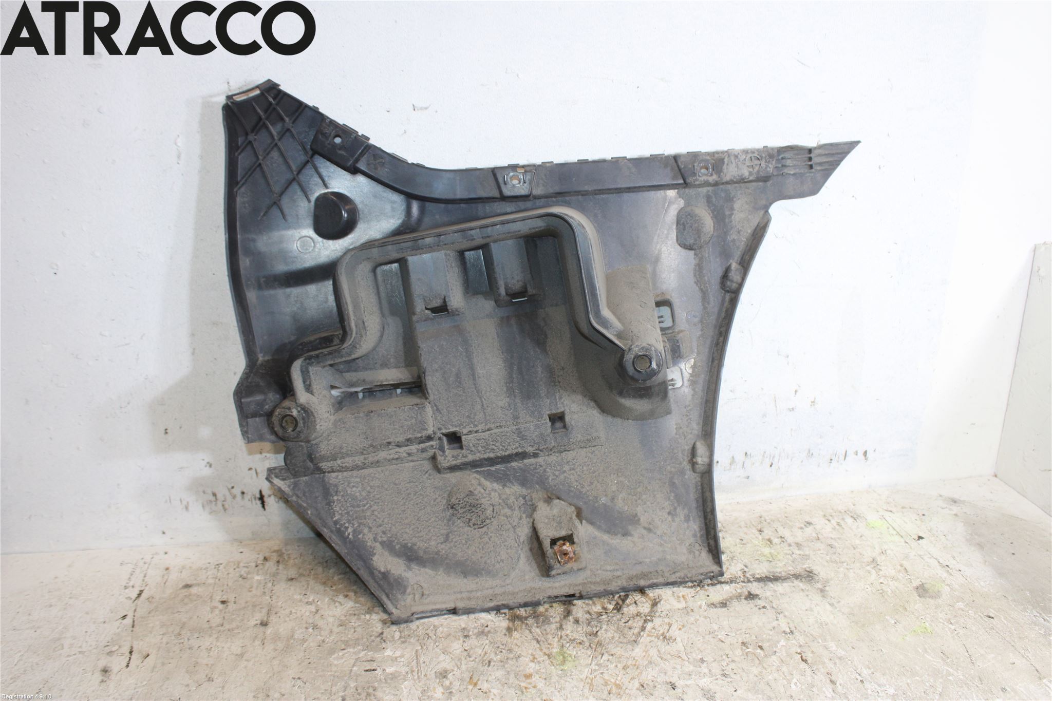 BMW 5 F10/F11/F18 09-17 Støtfangerfeste Bak Venstre