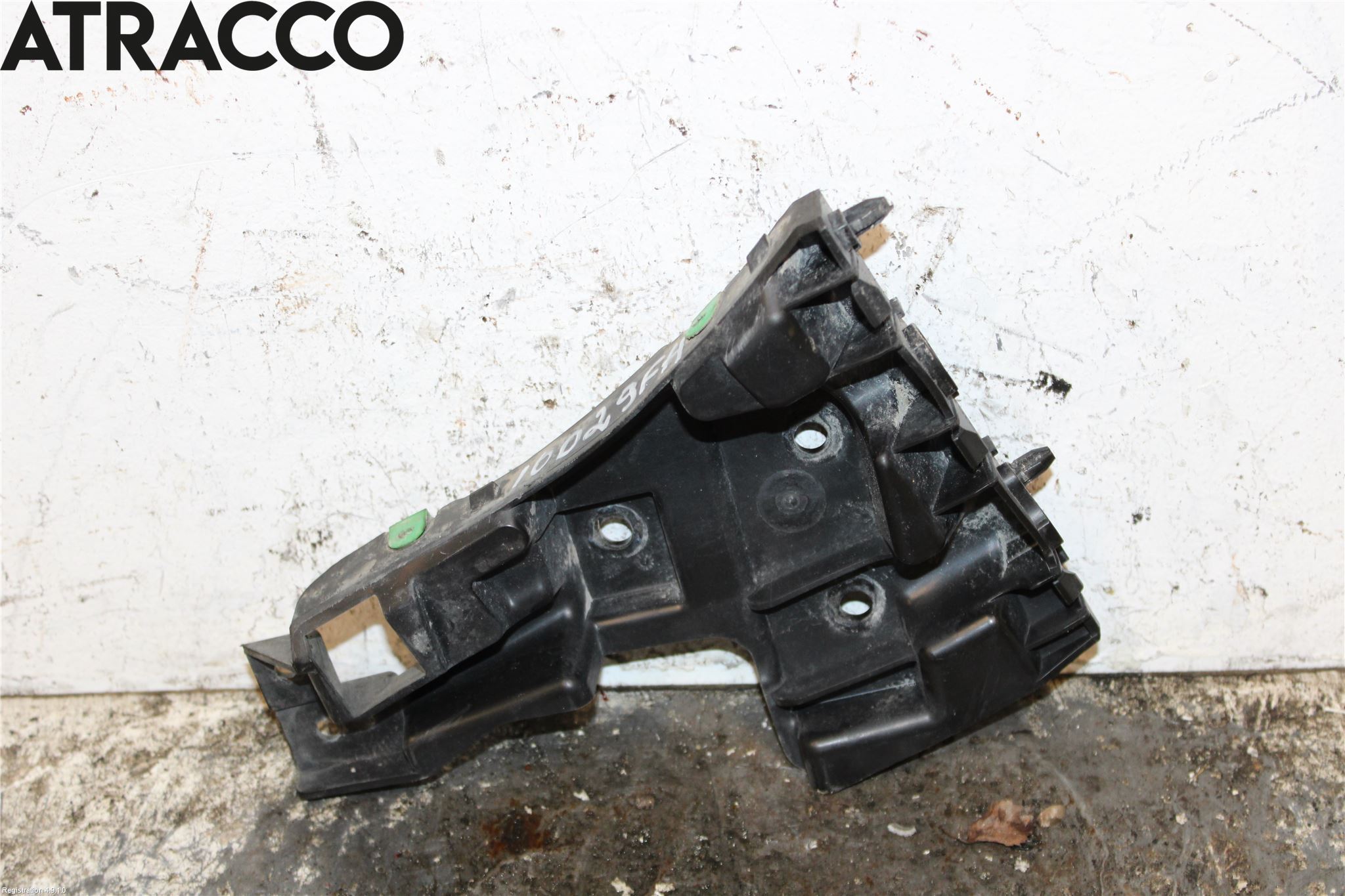 Volvo V60 14-18 Støtfangerfeste Foran Høyre