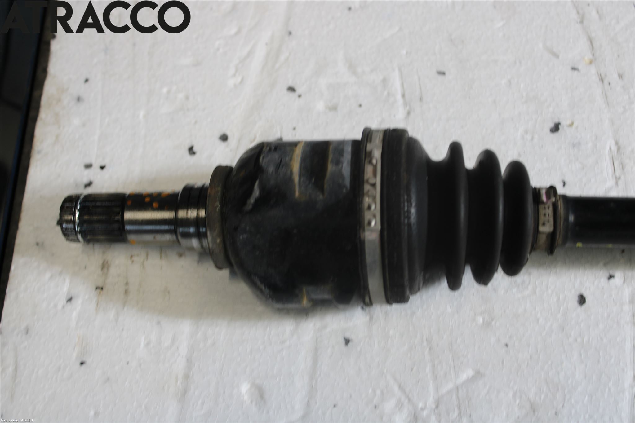 Toyota YARIS XP130 15-20 Drivaksel Foran Kompl Venstre