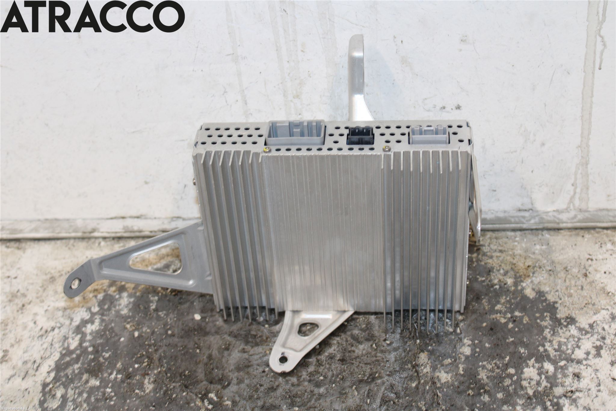 Tesla MODEL 3 17- Stereo Forsterker