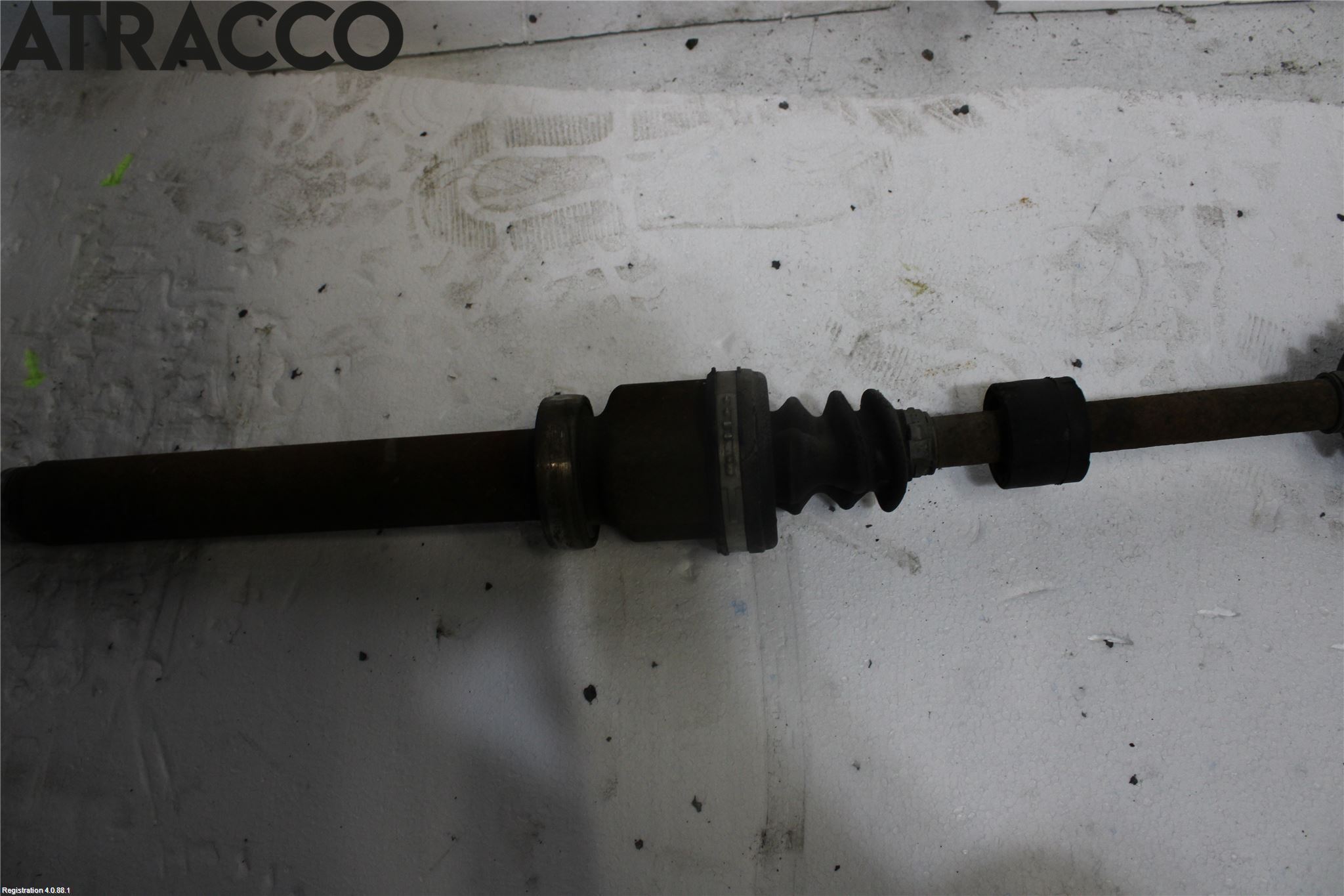 Ford FIESTA 09-12 Drivaksel Foran Kompl Høyre