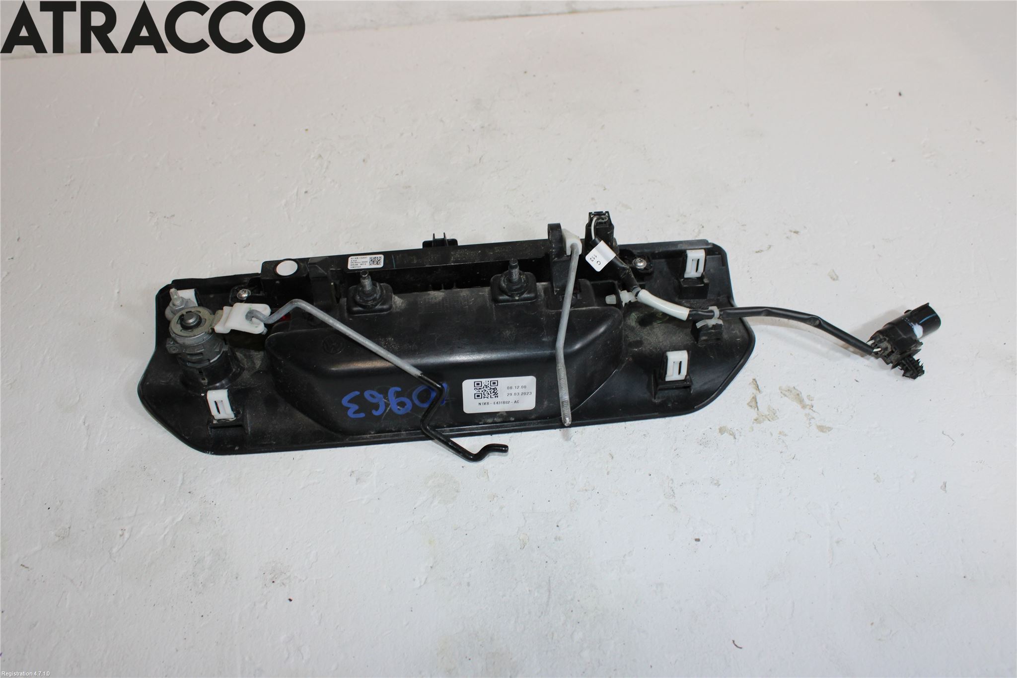 Volkswagen VW AMAROK T1 23- Bakluke Handtak Ytre