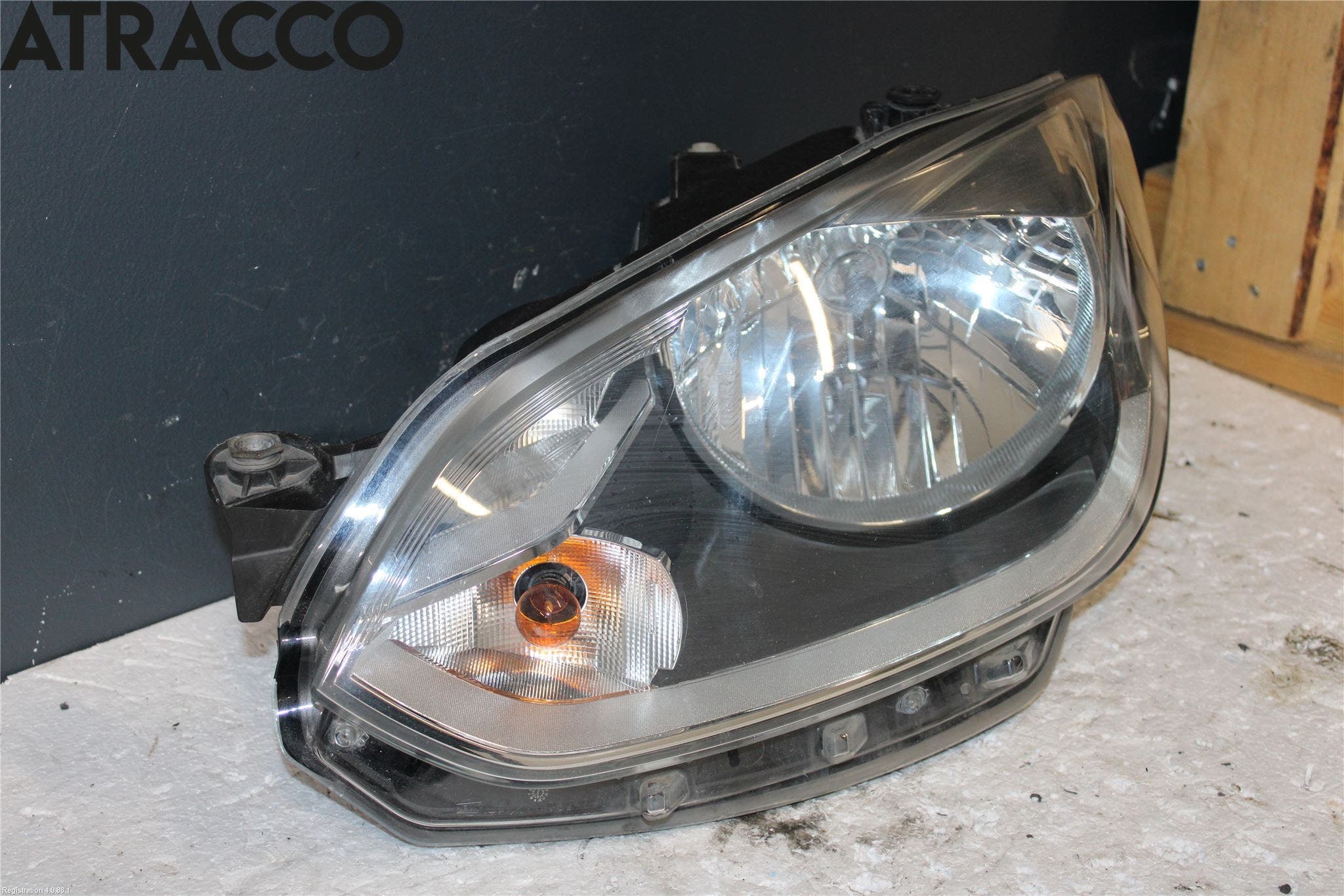 Volkswagen VW UP! / E-UP! Frontlykt Venstre