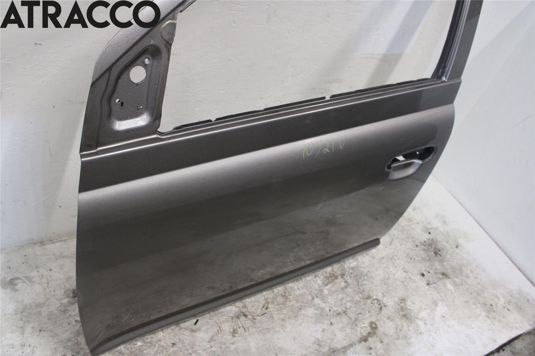 Toyota YARIS P1 03-05 Dør 4D Foran Venstre