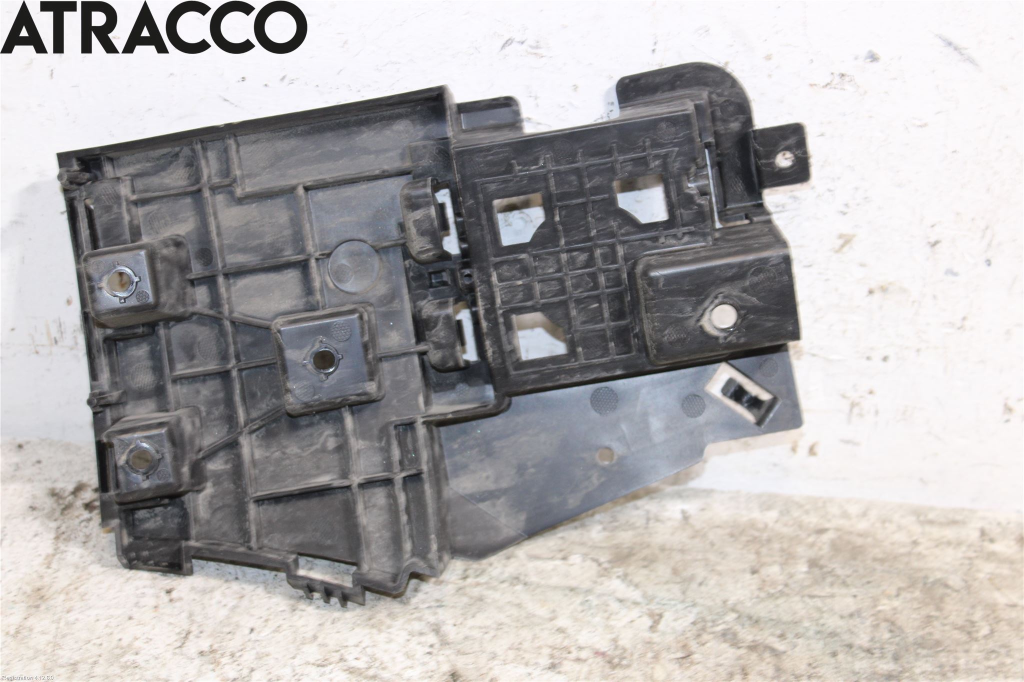 Volvo V60 14-18 Støtfangerfeste Bak Venstre