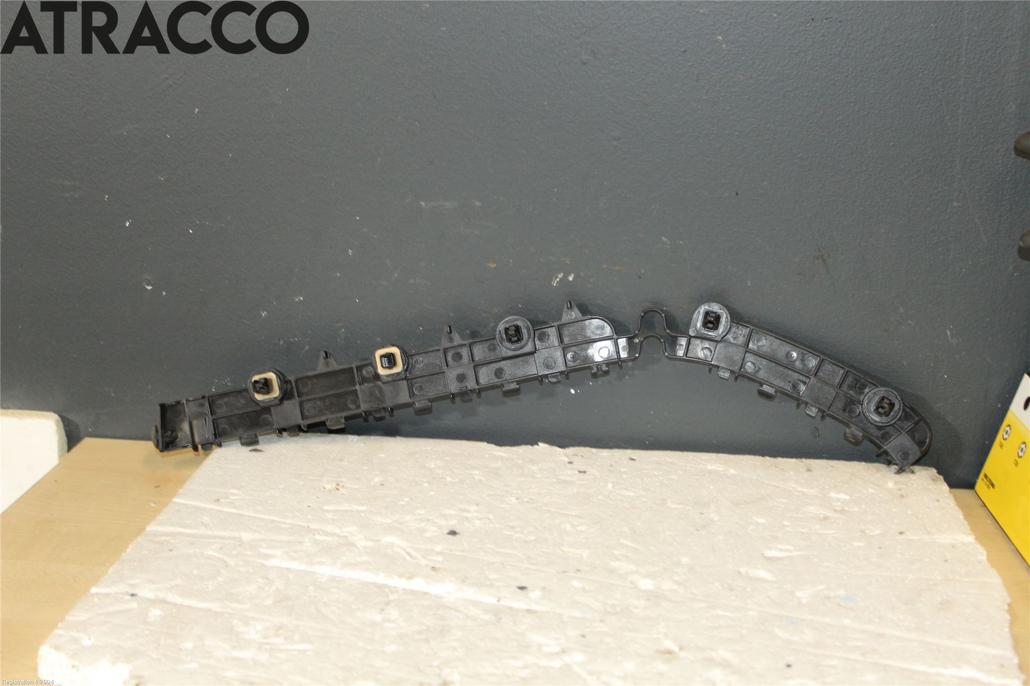 Mitsubishi OUTLANDER 13-21 Støtfangerfeste Bak Venstre