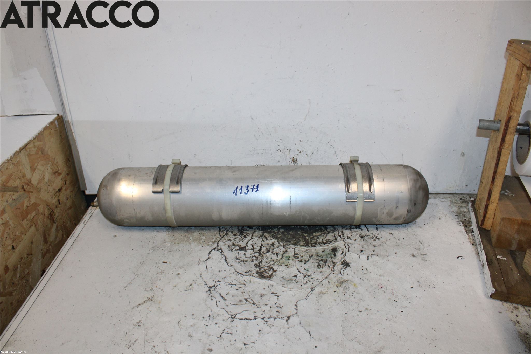 Tesla MODEL X 16- Vacuumtank