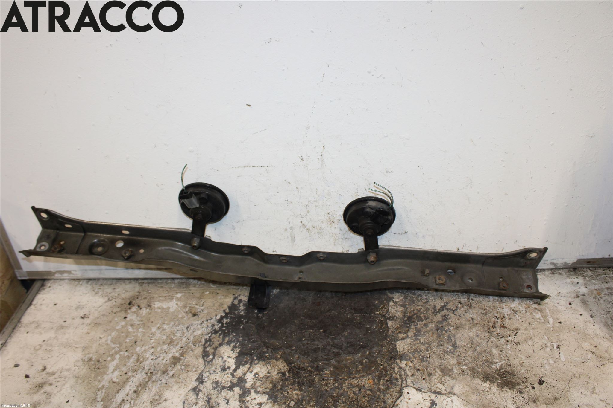 Toyota AVENSIS 03-06 Frontplate Øvre