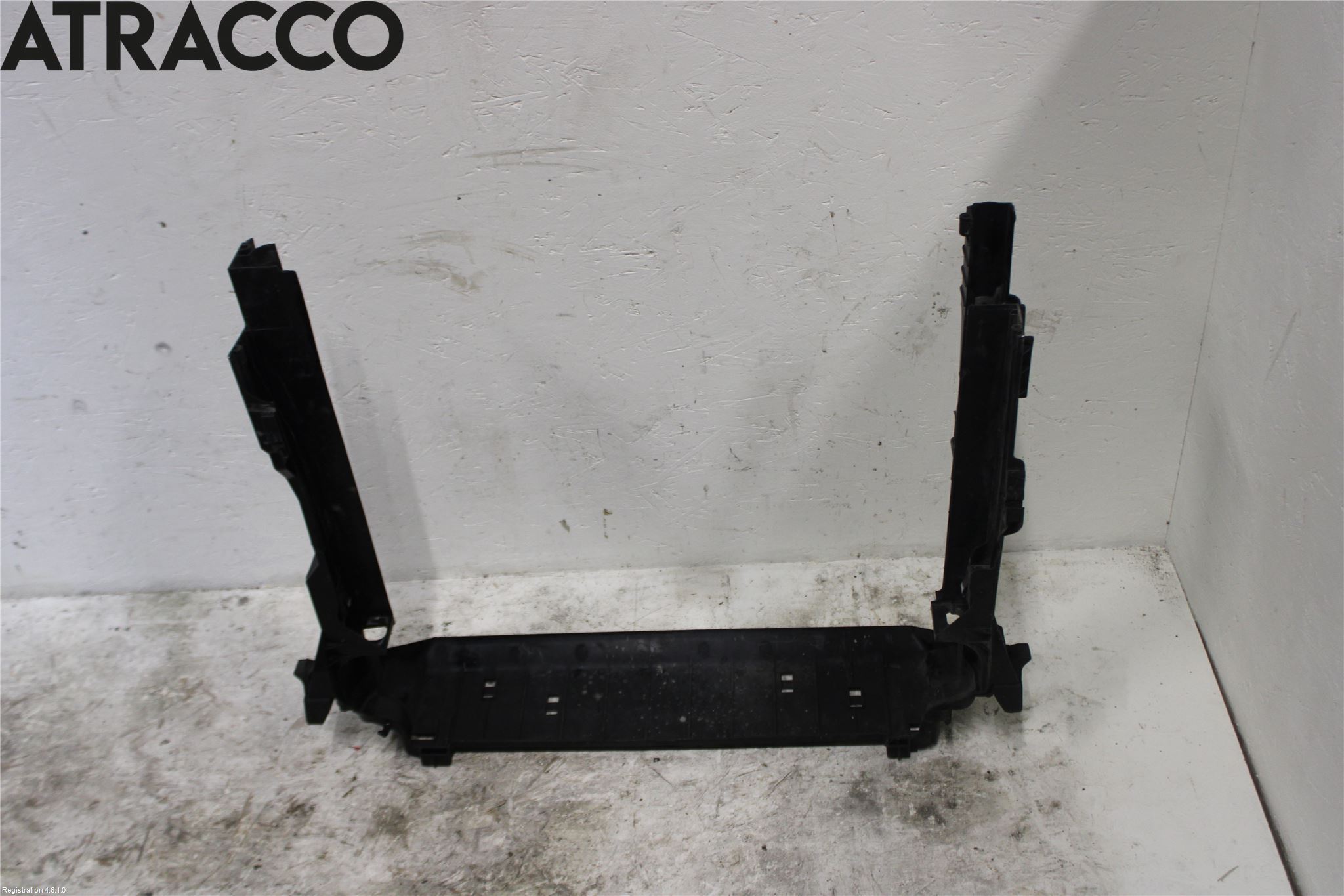 BMW X6 E71/E72   08-14 Radiator Feste - Ramme - Bjelk