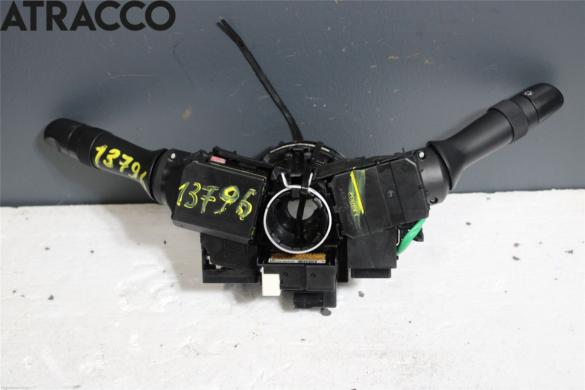 Toyota YARIS XP130 12-14 Bryter Ratt Kombi H Og V