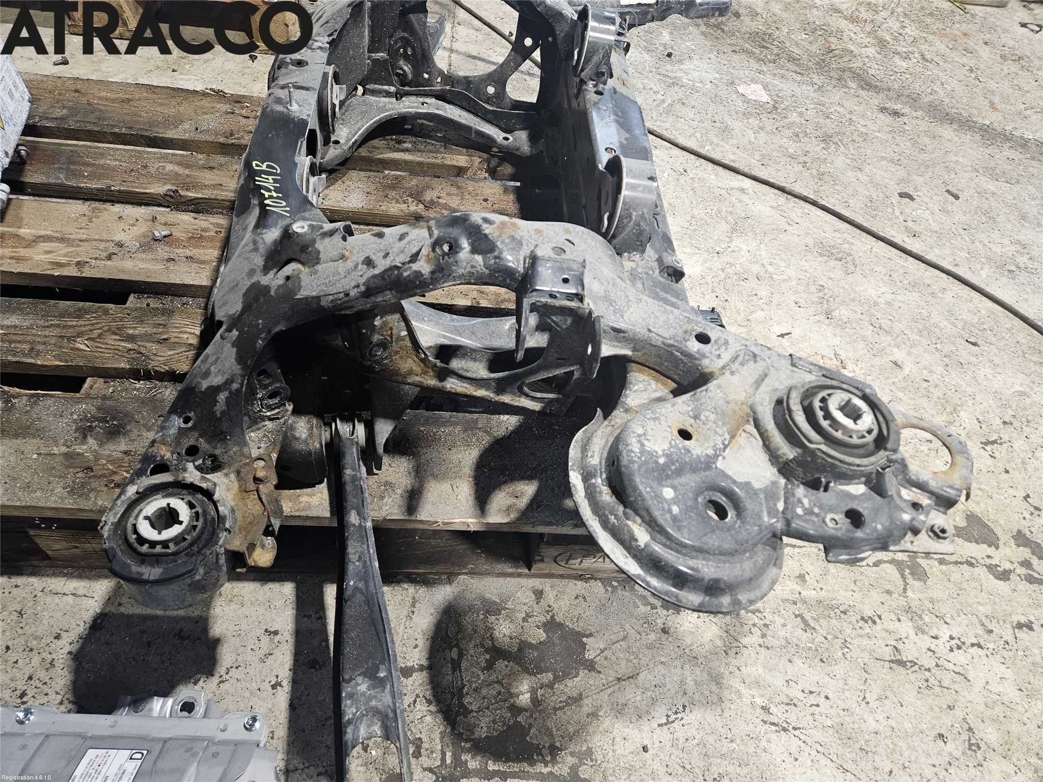 Volvo XC60 18- Bakaksel Feste Travers-Ramme