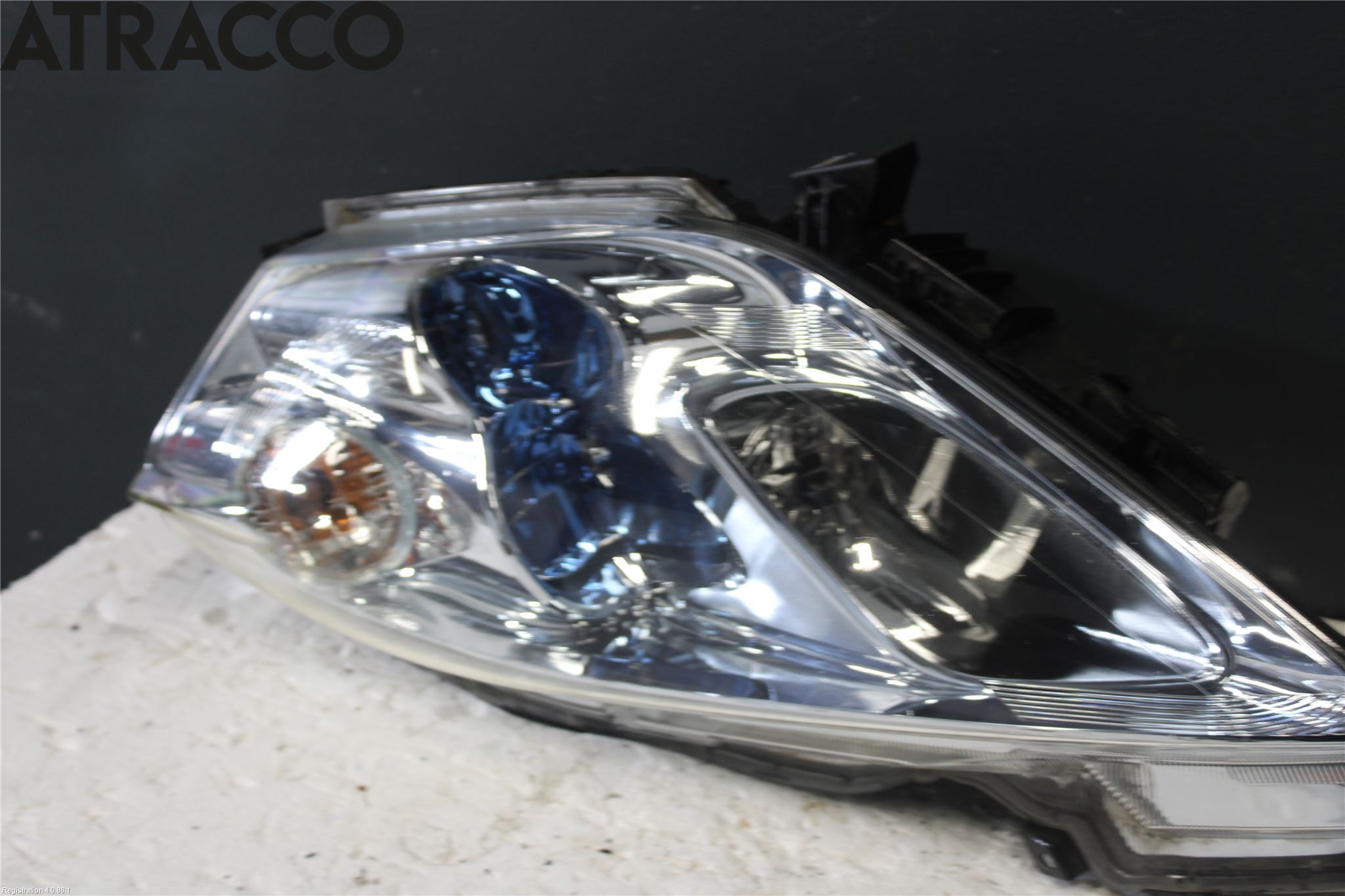 Nissan LEAF 11-17 Frontlykt Venstre