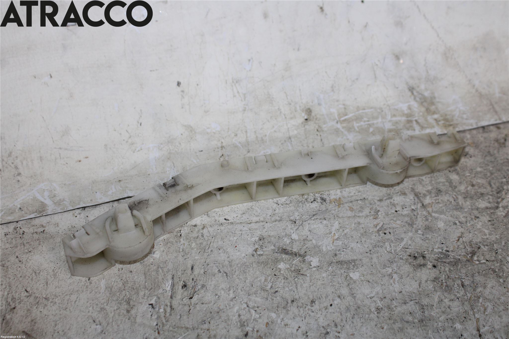 Nissan LEAF 11-17 Støtfanger Foran Feste