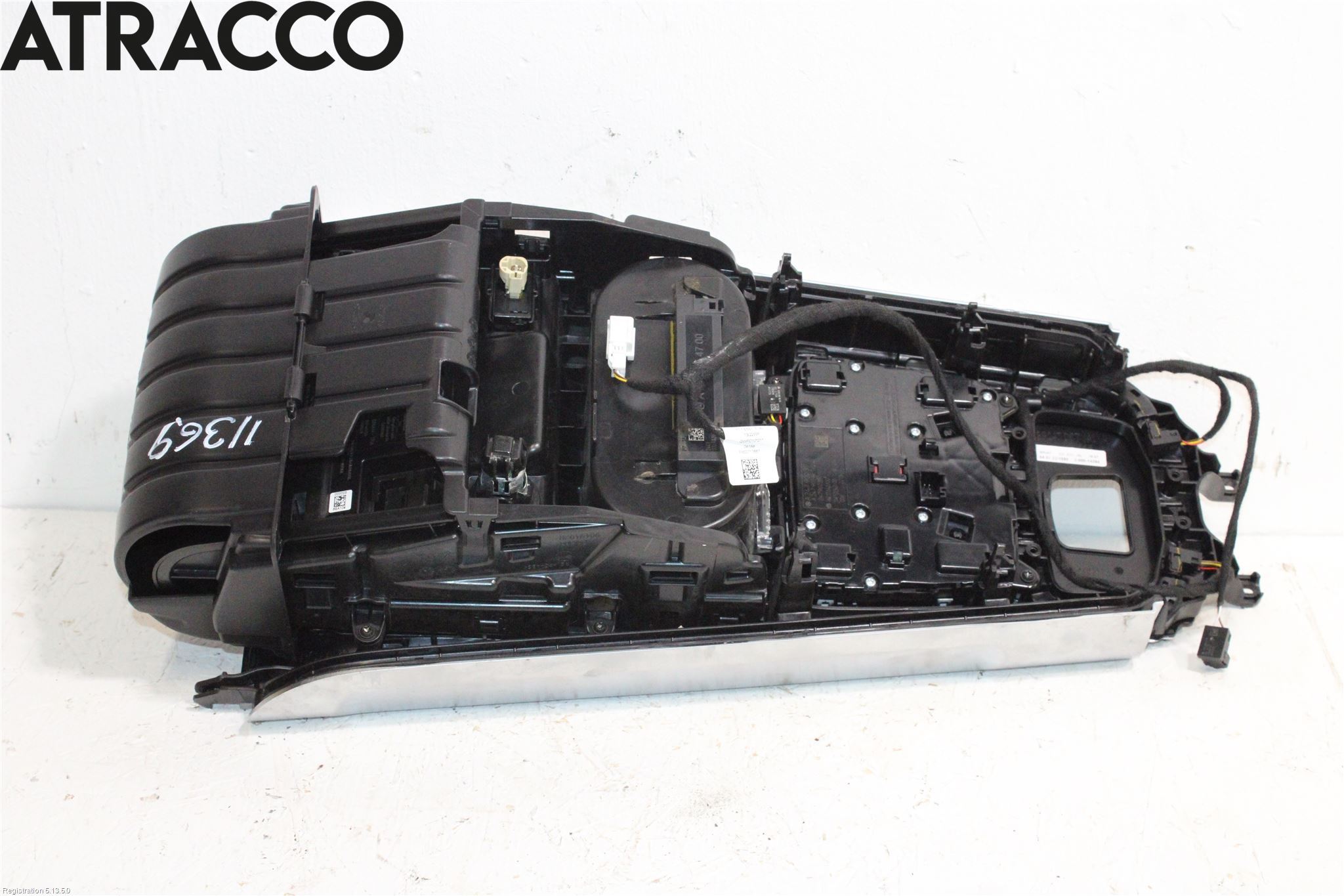 Mercedes-Benz MB EQB (X243) 22- Instrumentkonsoll Gulv