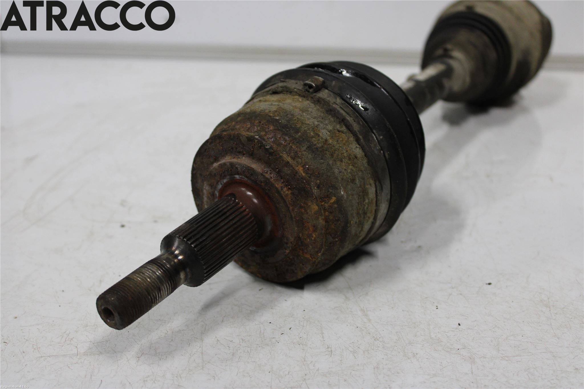 Volkswagen VW TRANSP/CARAVELLE (T5) 04-15 Drivaksel Foran Kompl Venstre