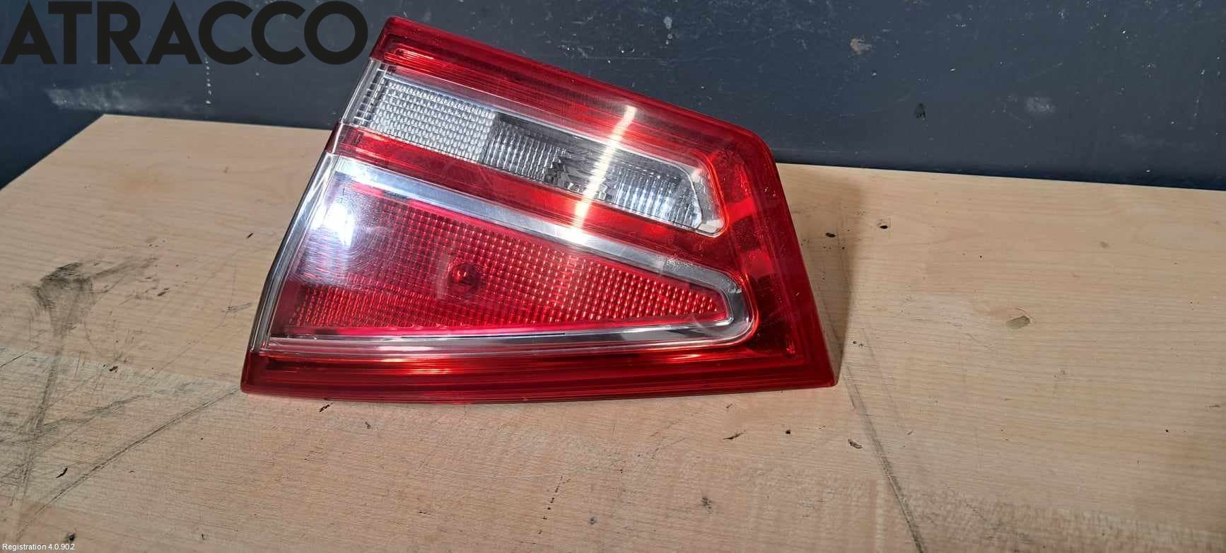 Ford B-MAX 12-17 Baklykt Høyre  På Luke(Indre)