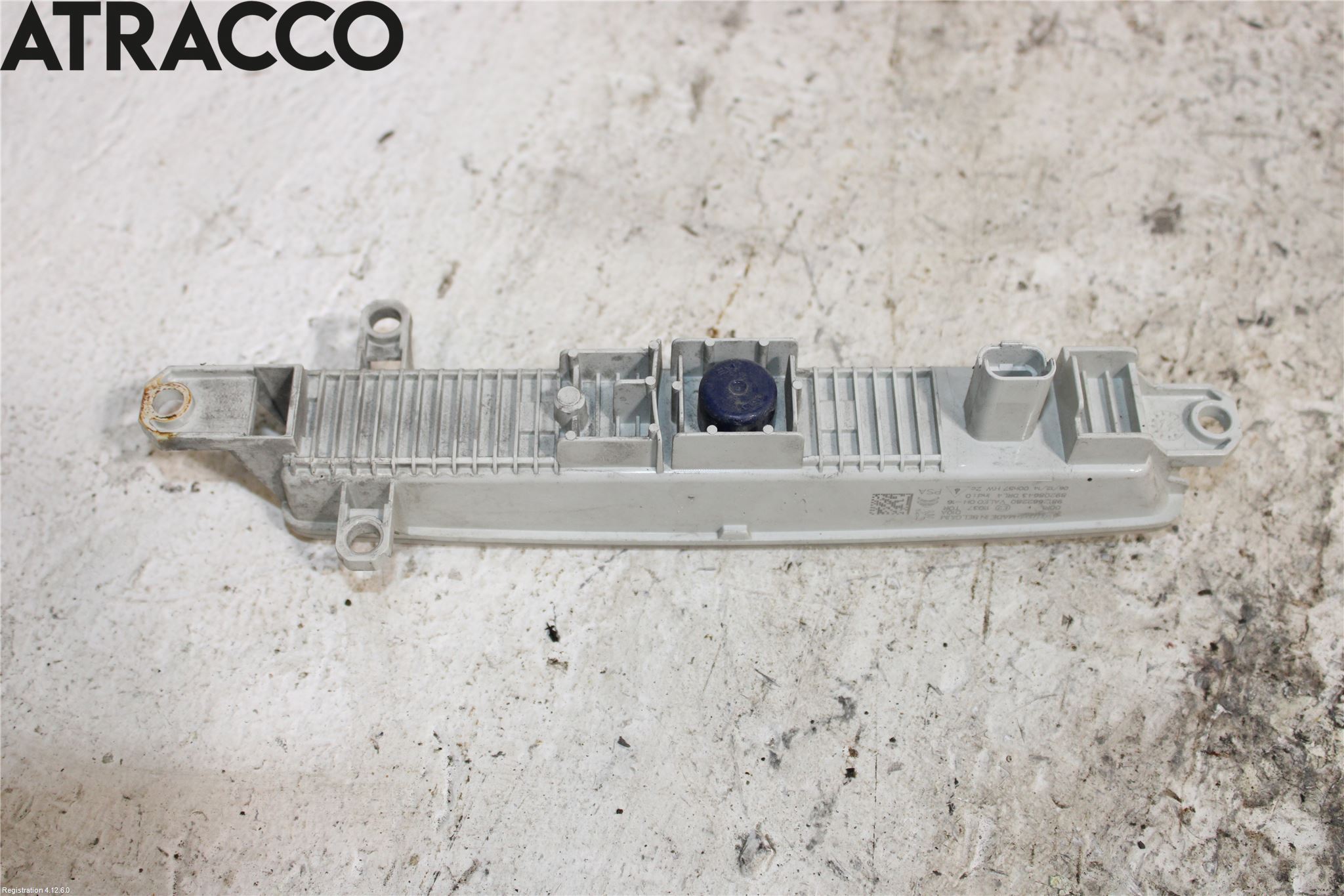 Peugeot PARTNER 08-15 Parklykt Foran Venstre