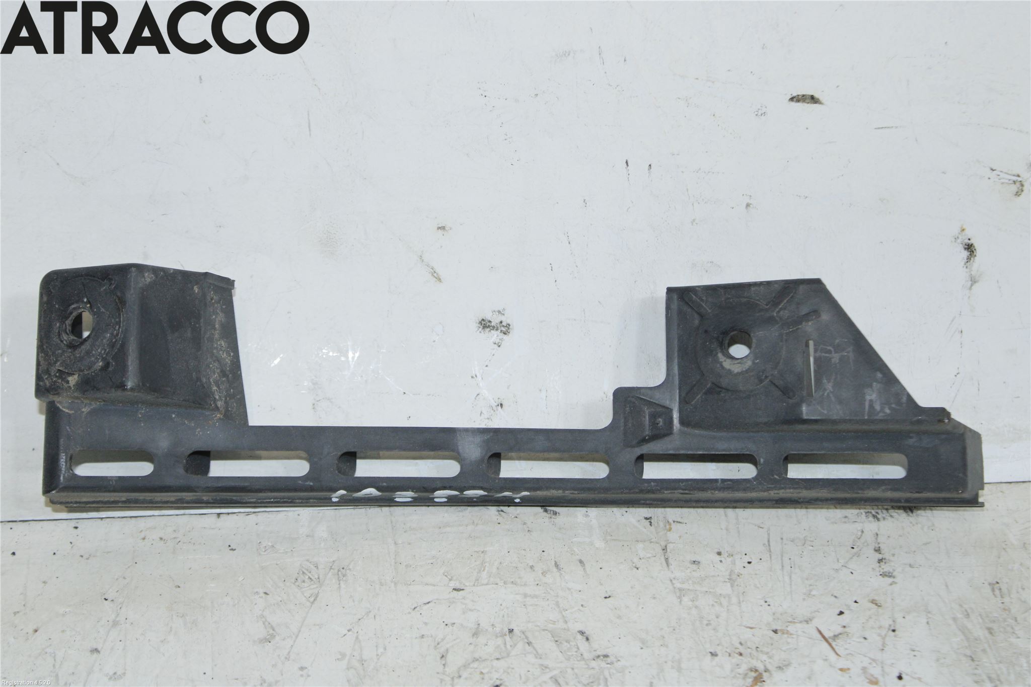 Volkswagen VW CADDY      04-10 Støtfangerfeste Foran Høyre