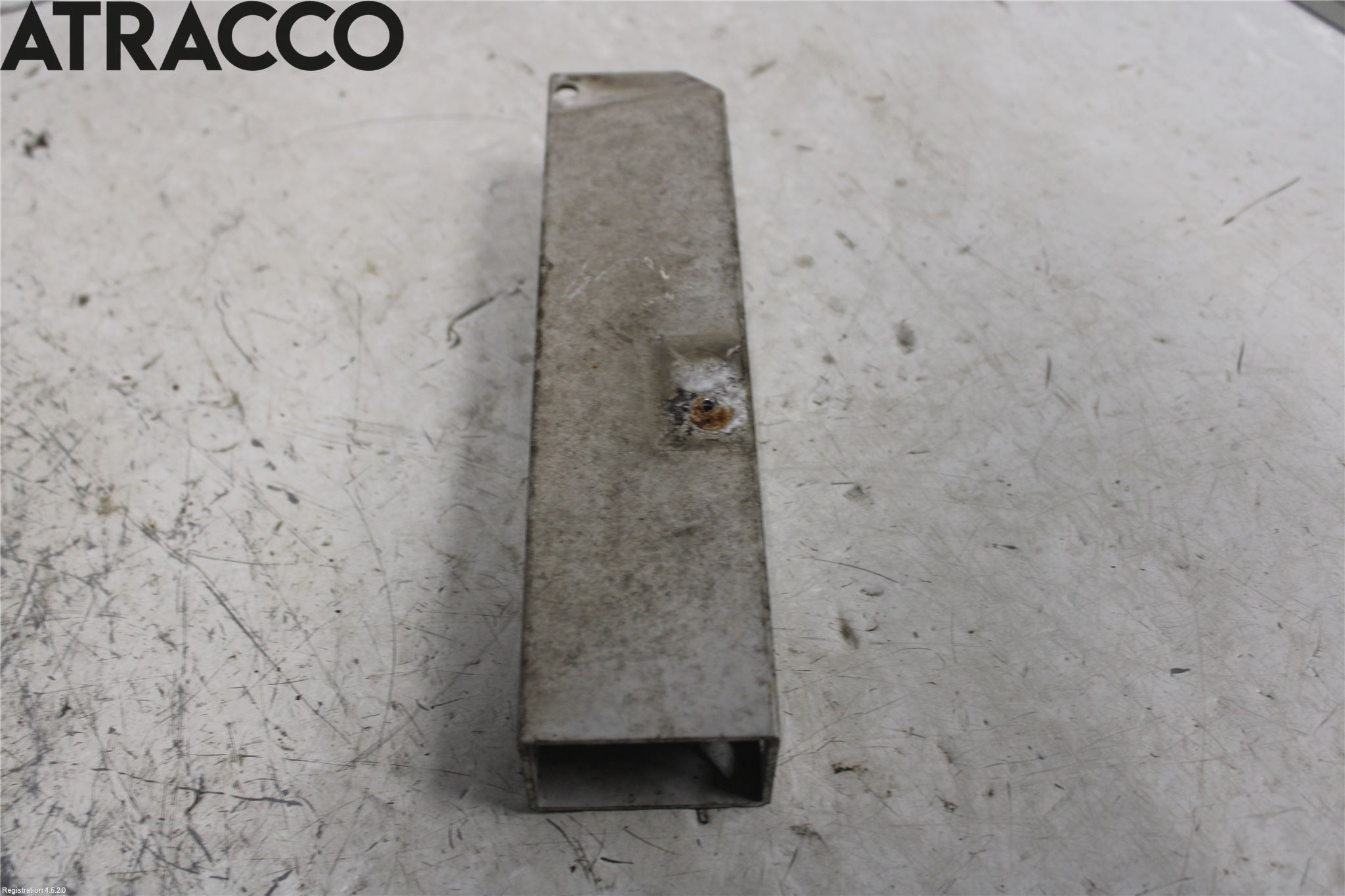 BMW 5 F10/F11/F18 09-17 Støtfanger Foran Feste